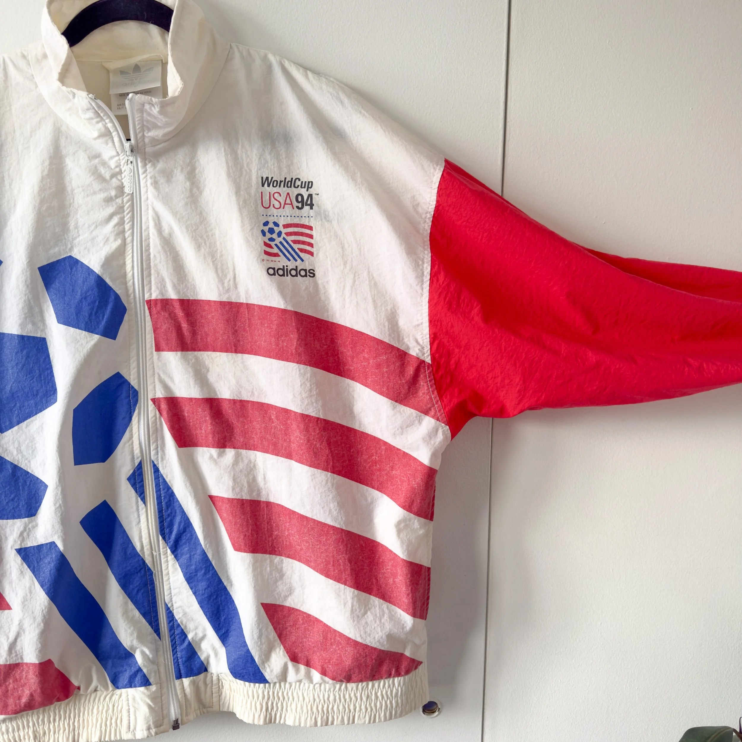 World-Cup-USA-1994-Vintage-Authentic-Licensed-Jacket-Nutmeg-Mills-Adidas-Italy-USA-Brazil-Jeff-Hamilton-APEX One-Snickers-029.jpg