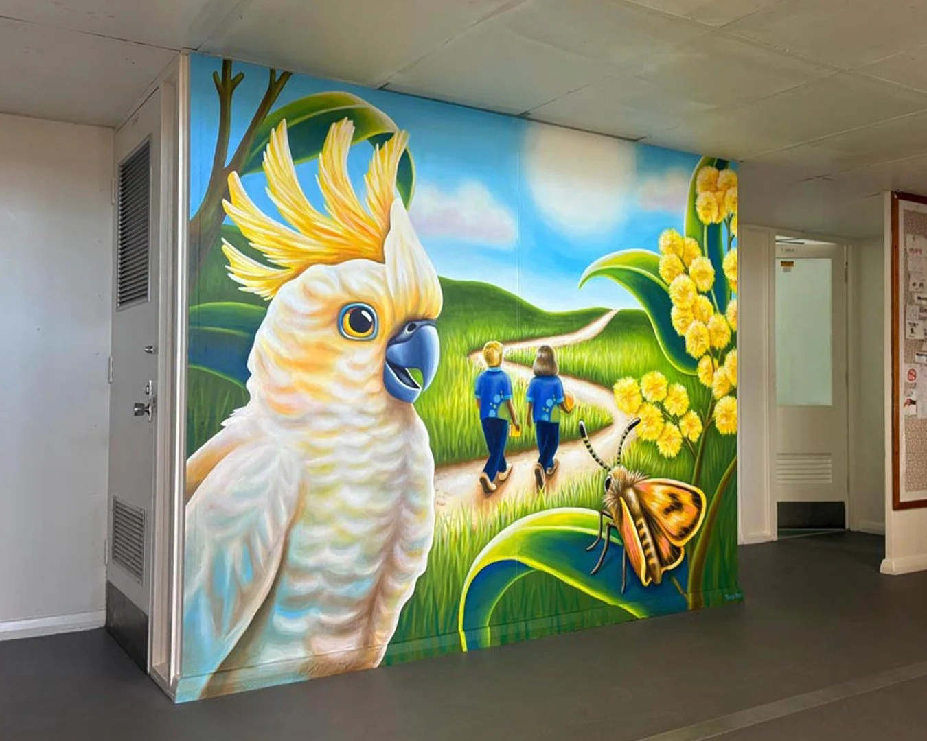 A joyful new mural for @taparraprimaryschool 💛💙💚

This design celebrates Taparra&rsquo;s values: Be Kind, Be Safe, Be a Learner, and the meaning behind their name, 'Along the Path.'

The mural features a native Yellow-Banded Dart from Taparra&rsqu