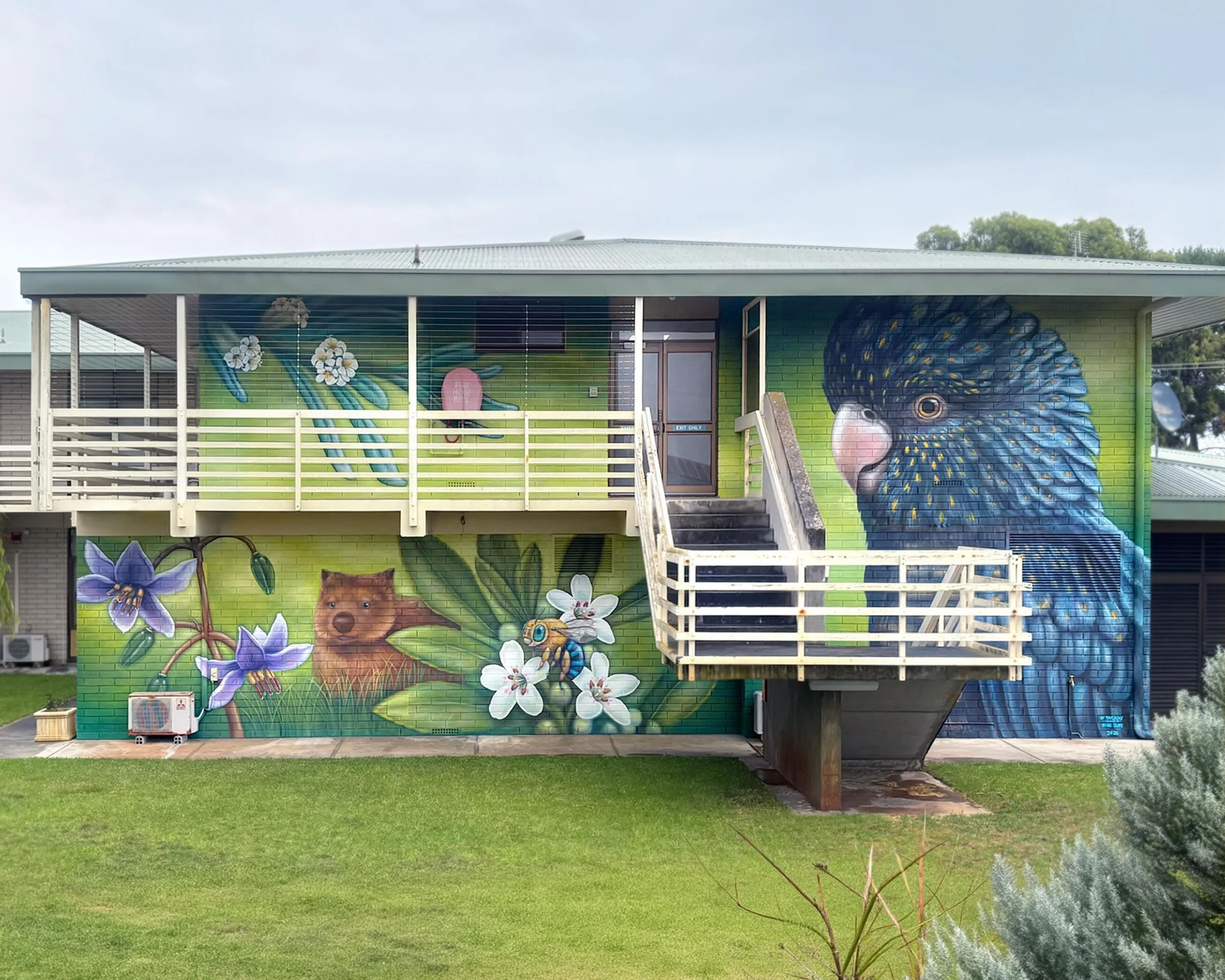 In February and March I had the enormous pleasure of creating these murals at the Kingston Soldiers&rsquo; Memorial Hospital!

This project titled &lsquo;Brushstrokes for Better&rsquo; was created to promote wellbeing, connection and a sense of place