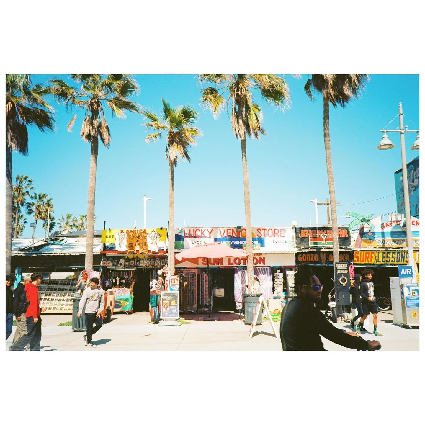 Where I bought my phone charger I desperately needed #VeniceBeach #Venica #LosAngeles #FilmPhoto