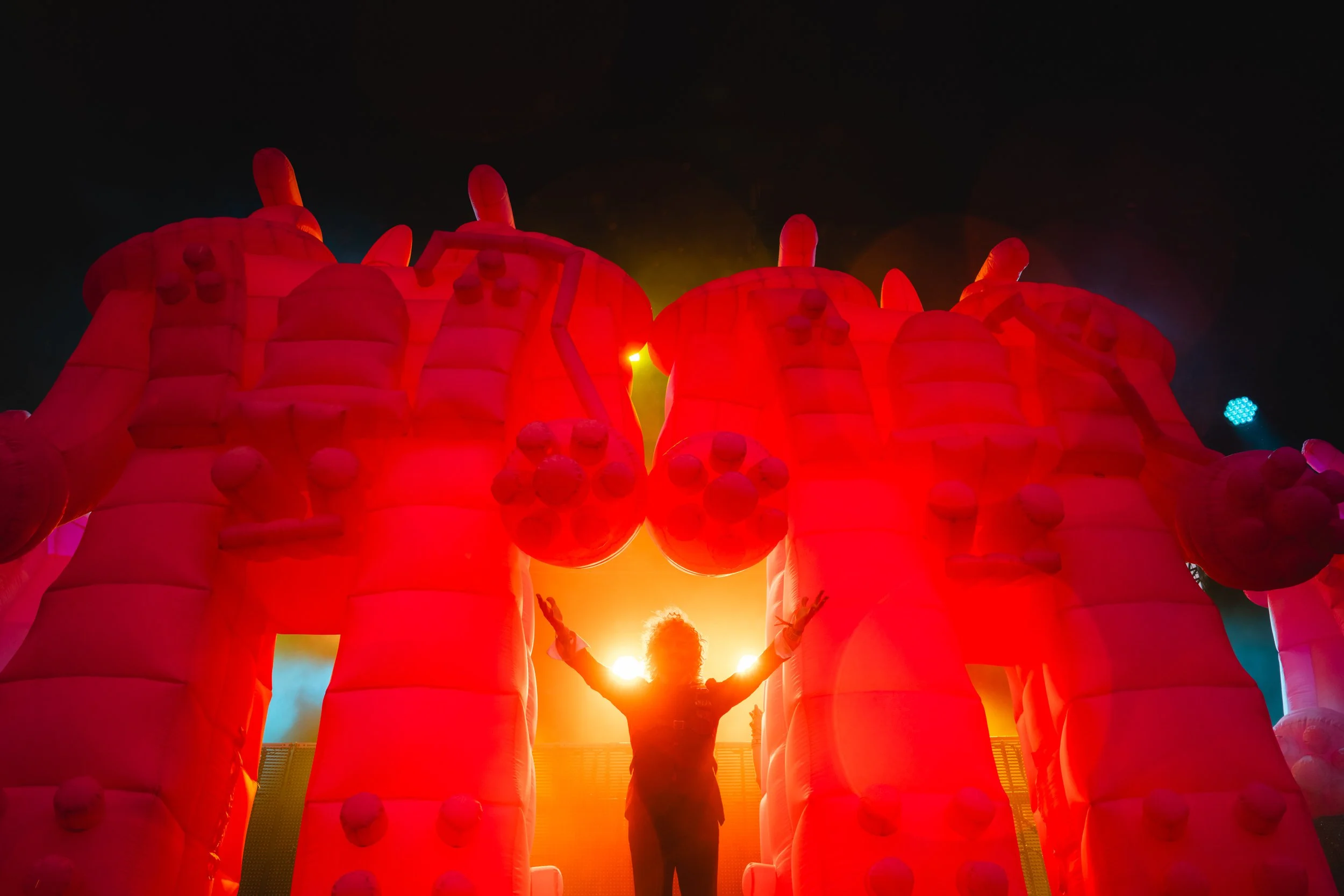 Live by Ismael Quintanilla III_IQ30179.jpg