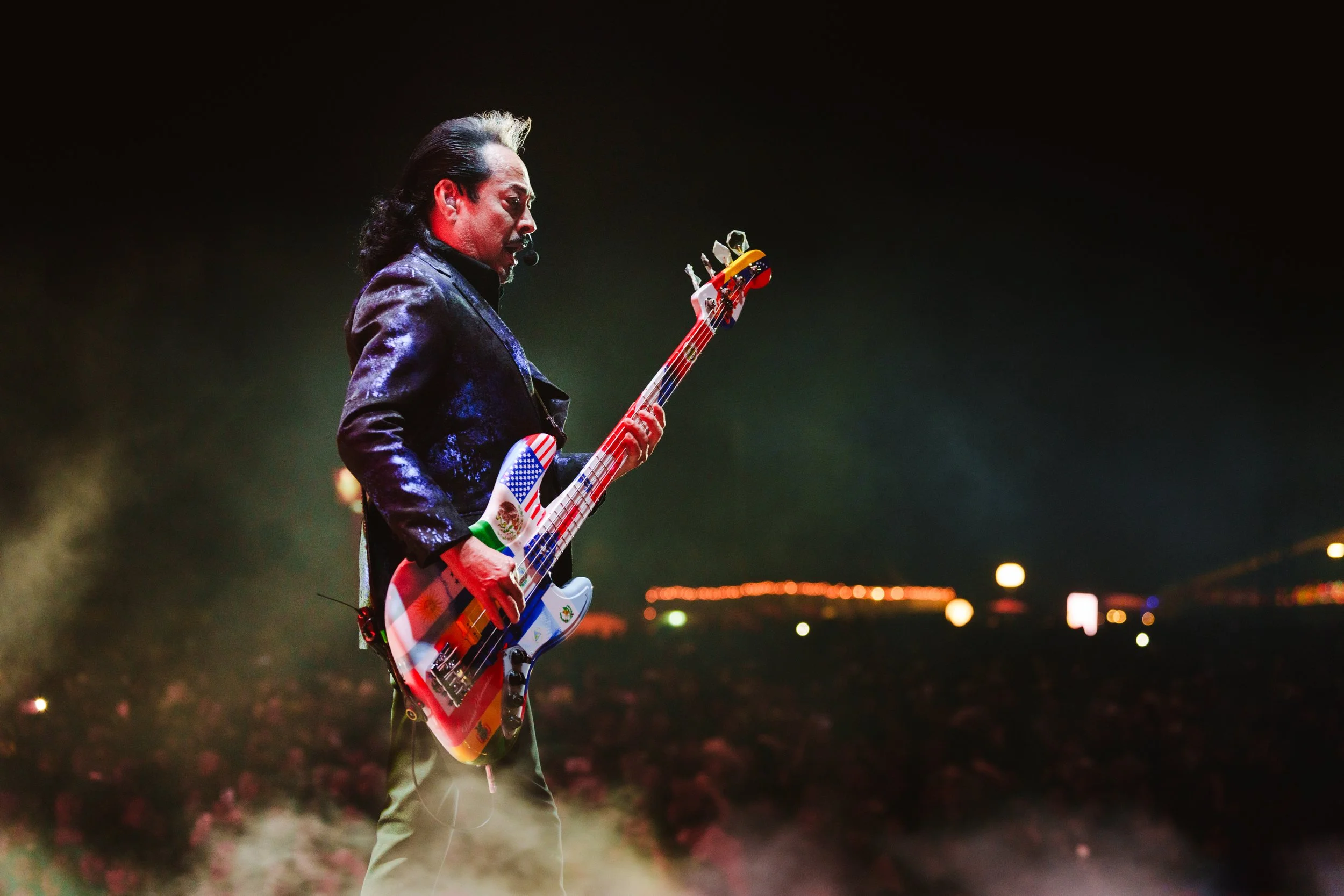 Live by Ismael Quintanilla III_IQ38892.jpg