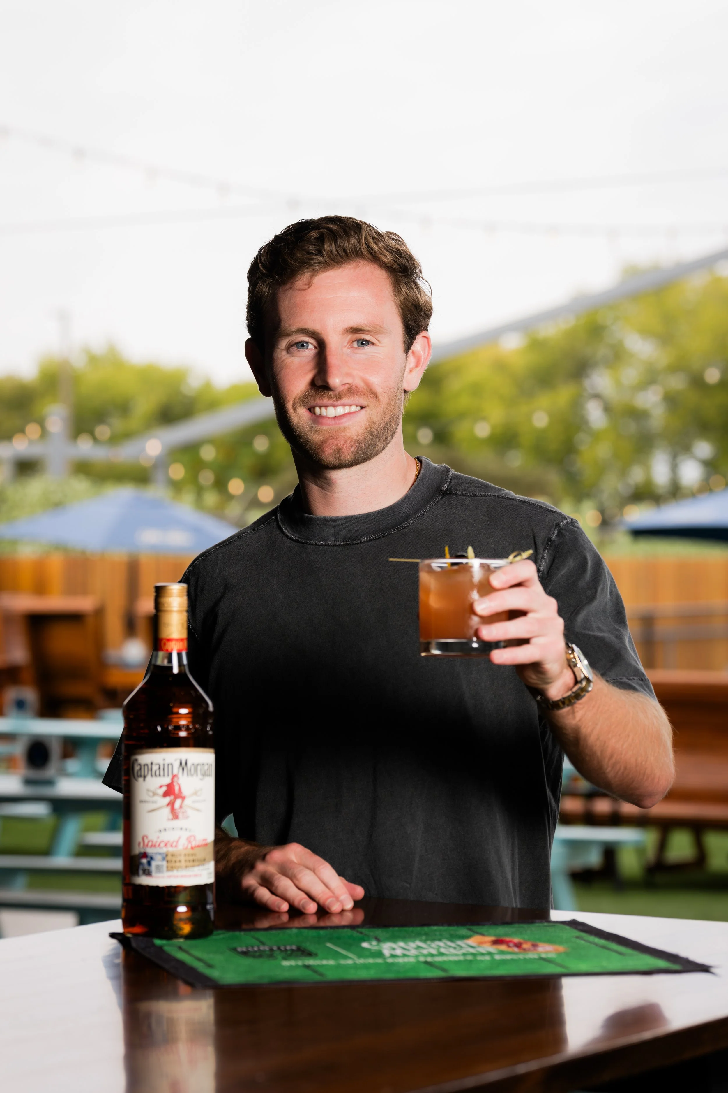 Branding by Ismael Quintanilla III_IQ38884.jpg