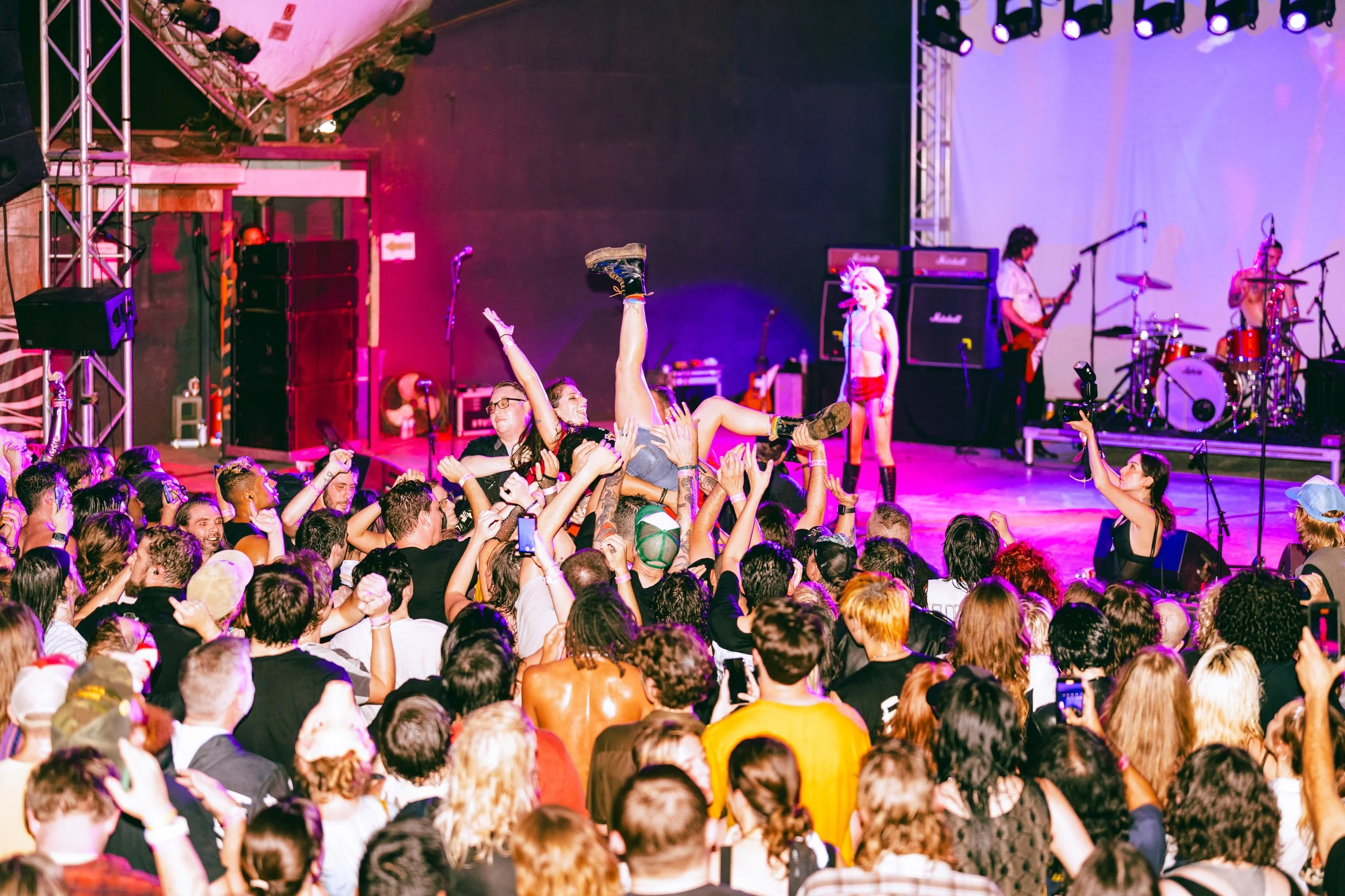 Live by Ismael Quintanilla III_DSC1375.jpg