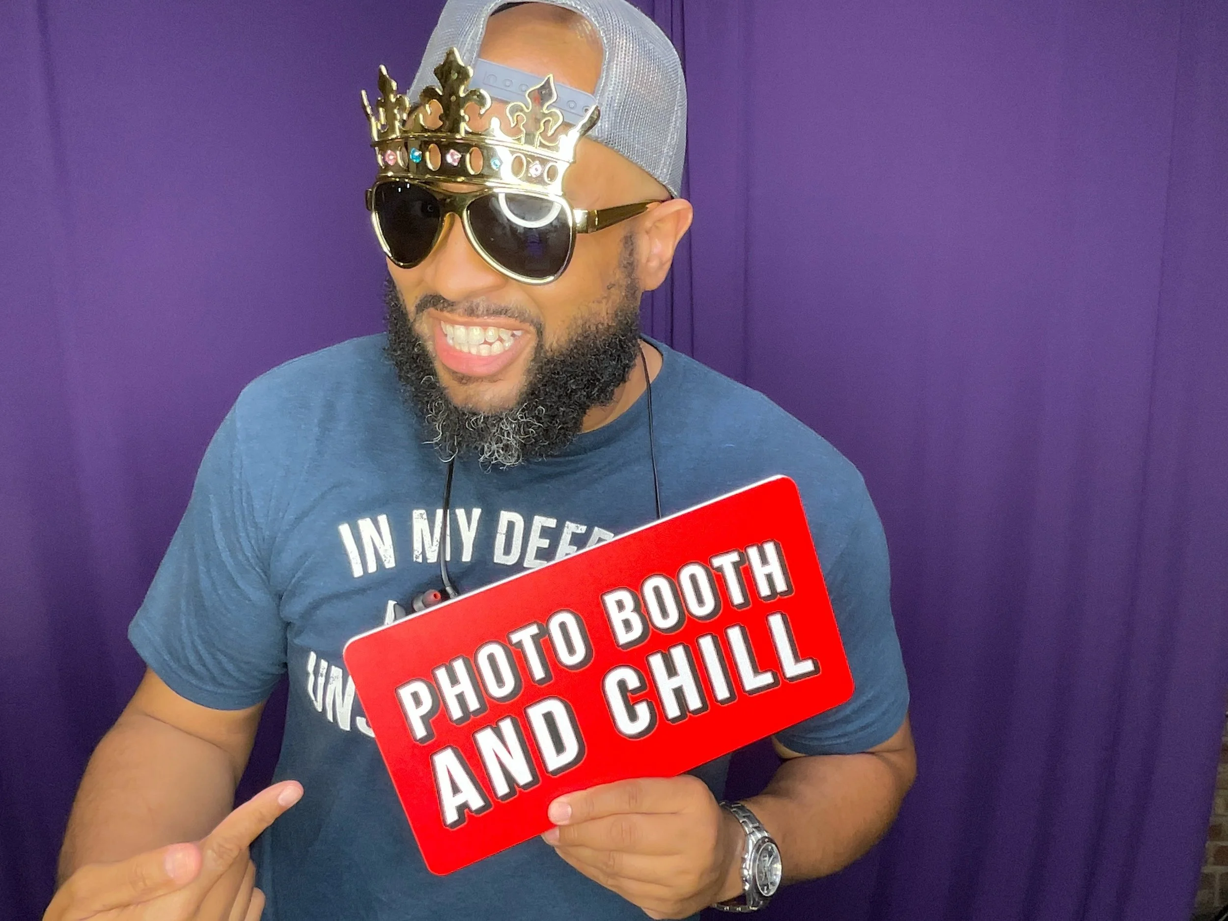Luxury Photobooth. Chicagoland photobooth rental. Instant sharing, gifs. Photo Booth owner. wedding Photo Booth.