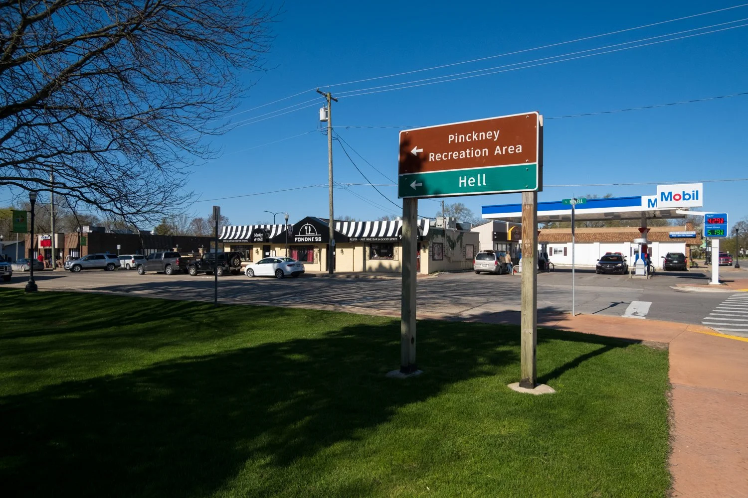 Pinckney Town Square Park — Mi Roadtrip