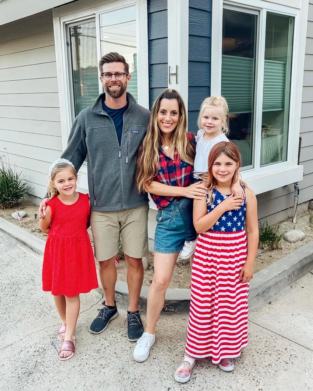 American Girls (&amp; Doug) 🤍❤️😜💙🤍 Happy Fourth, everyone!!! 🇺🇸💋