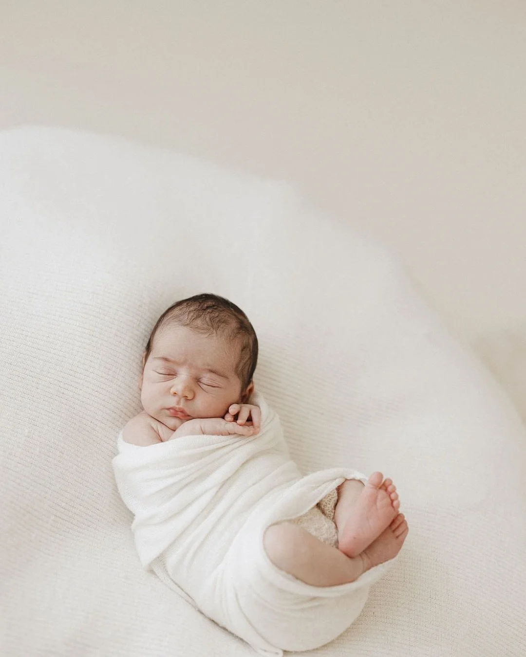Pretty special being able to photograph yet another repeat client and friend. I was lucky enough to photograph little Luka when he was born 🥹🥹 and now his little sissy Pia 🥰