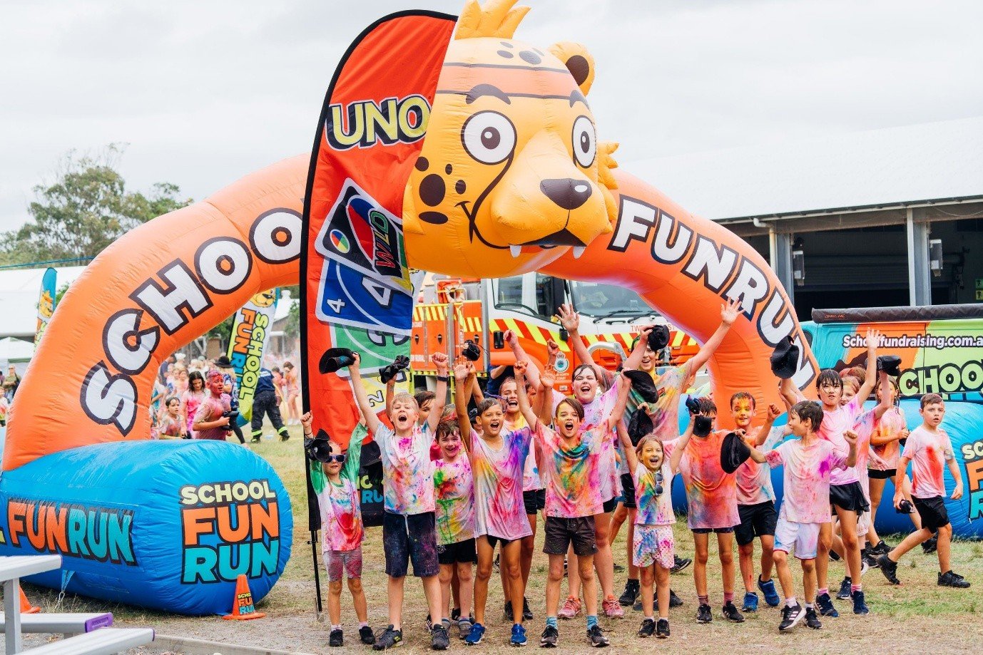 색깔 구름 속을 달리는 아이들, 미국 학교 '새학기' 풍경