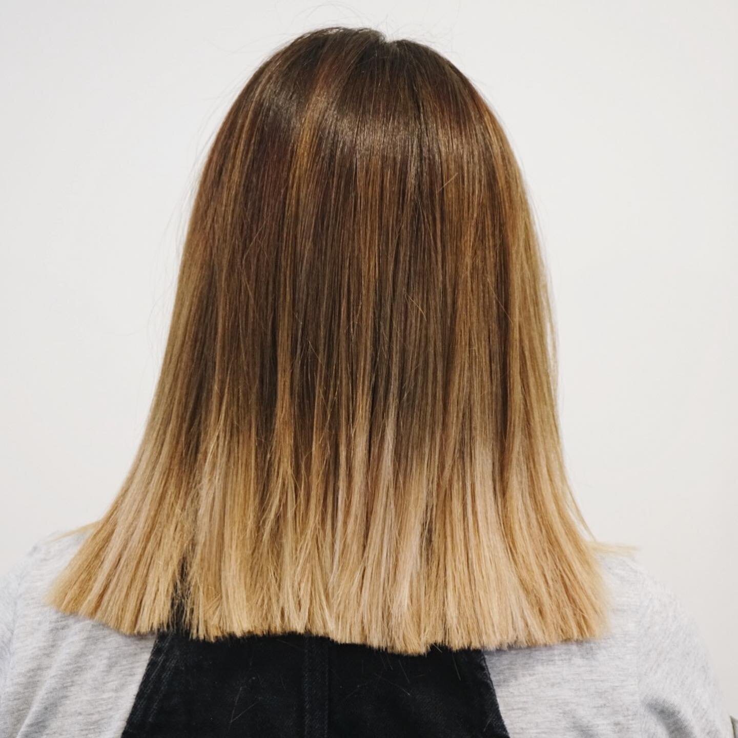 Laura wanted something that was easier to maintain &gt;&gt; swipe to see the before pic 💇&zwj;♀️ #taylorshairdressingcanterbury #newhair #hairsaloncanterbury #haircut #womenshaircut #ecosalon