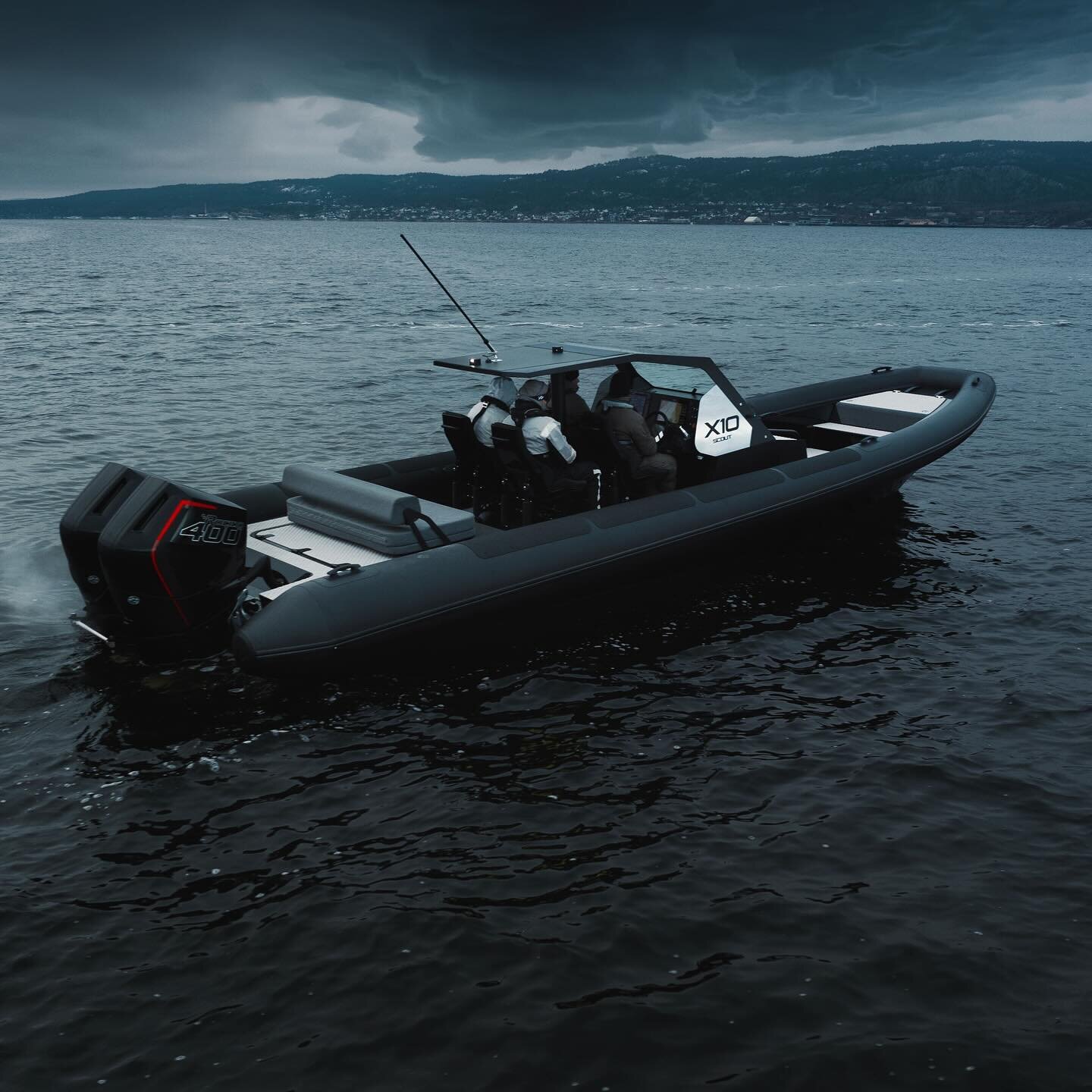 Its high-sit, open deck offers superior visibility, while its simplicity hides practicality - including a cozy two-person cabin.

#goldfishboat #mercurymarine #mercury400r #x10scout