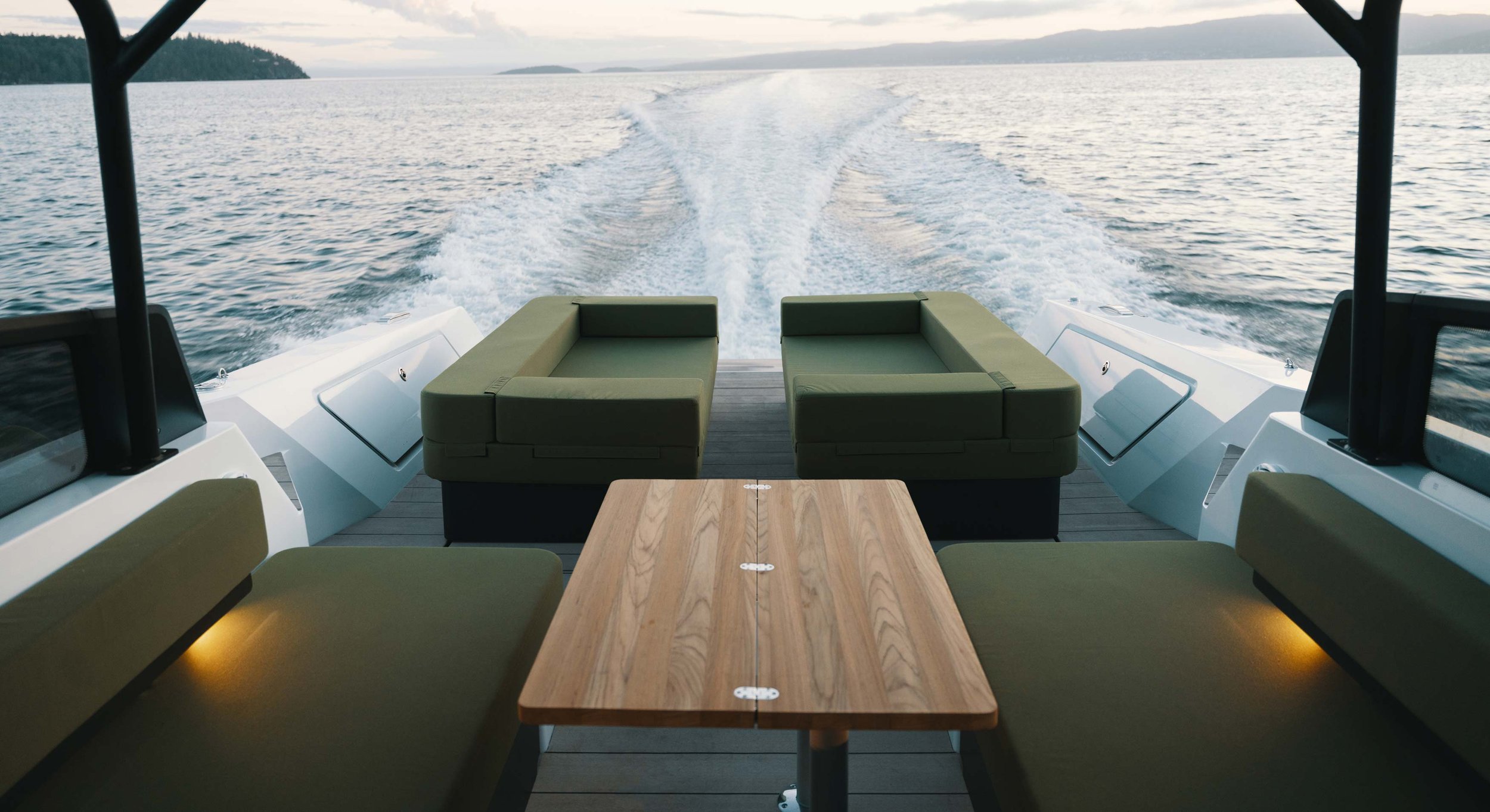 Goldfish 43 Ocean | The ideal platform for a relaxing day at sea ...