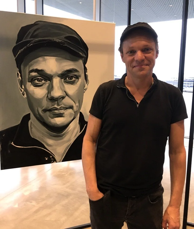 Morten Ramsland ved sit portræt