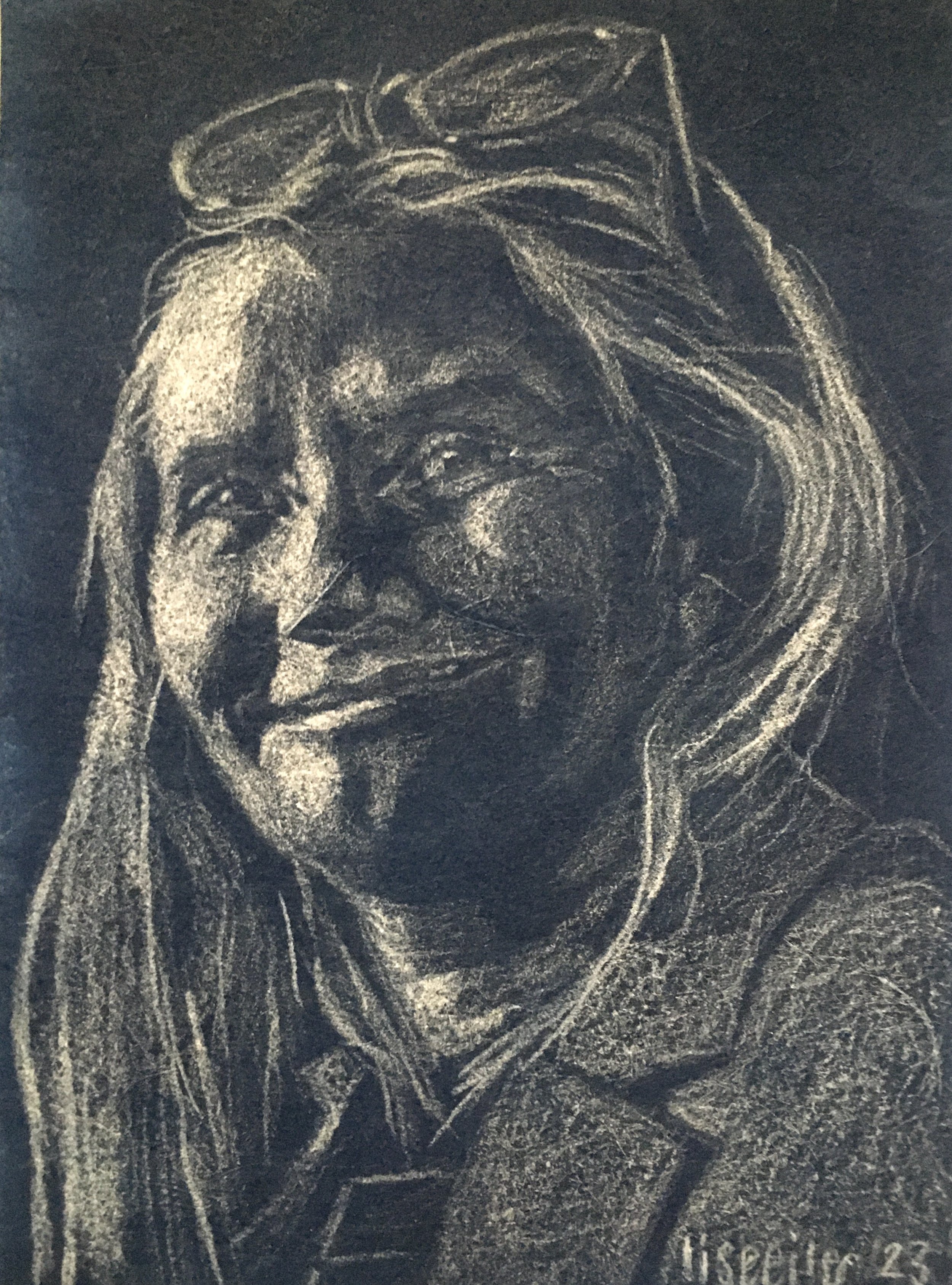 Kari, 2023, hvid blyant på blåt strukturpapir, 18x13 cm