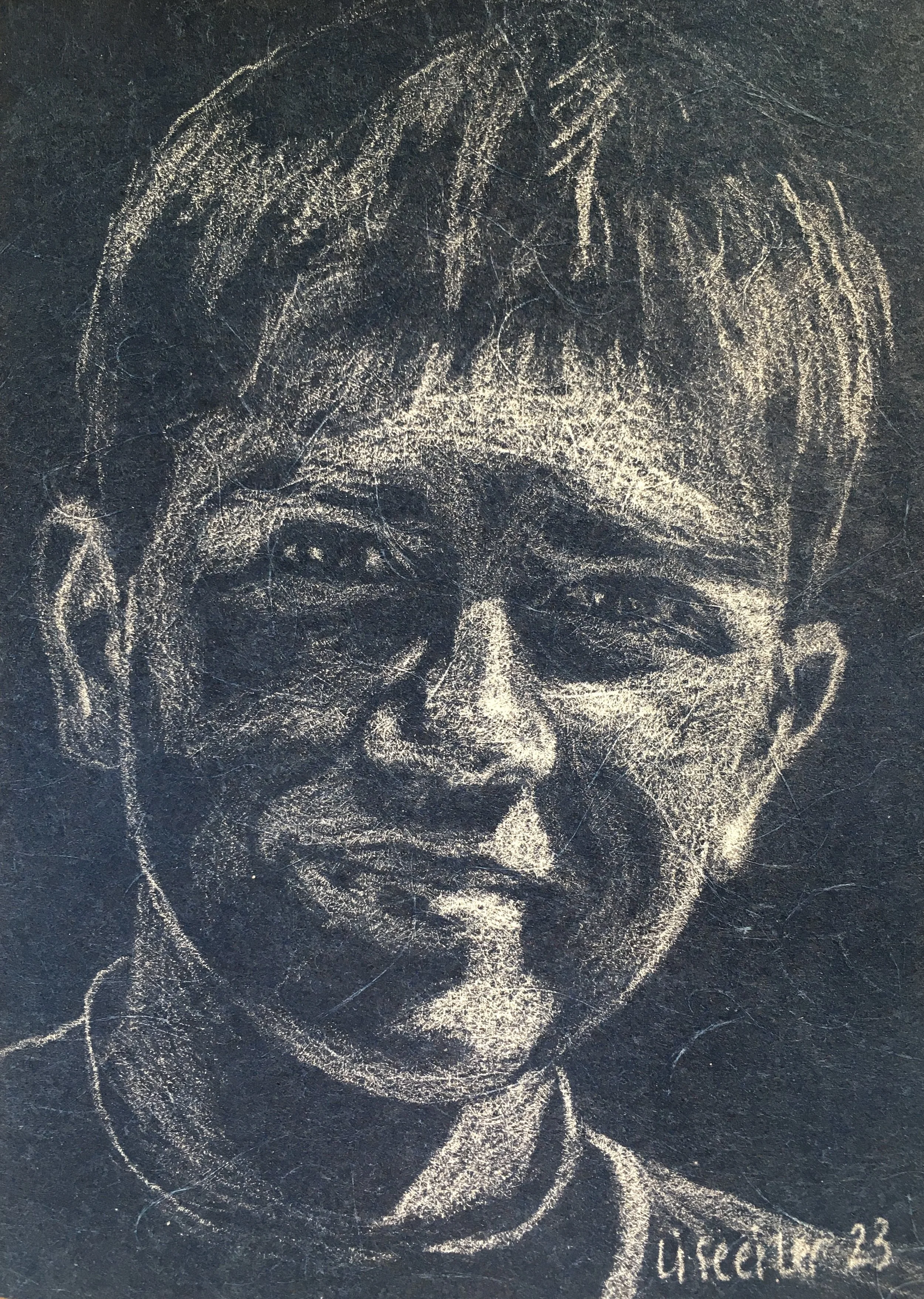 Oscar, 2023, hvid blyant på blåt strukturpapir, 18x13 cm