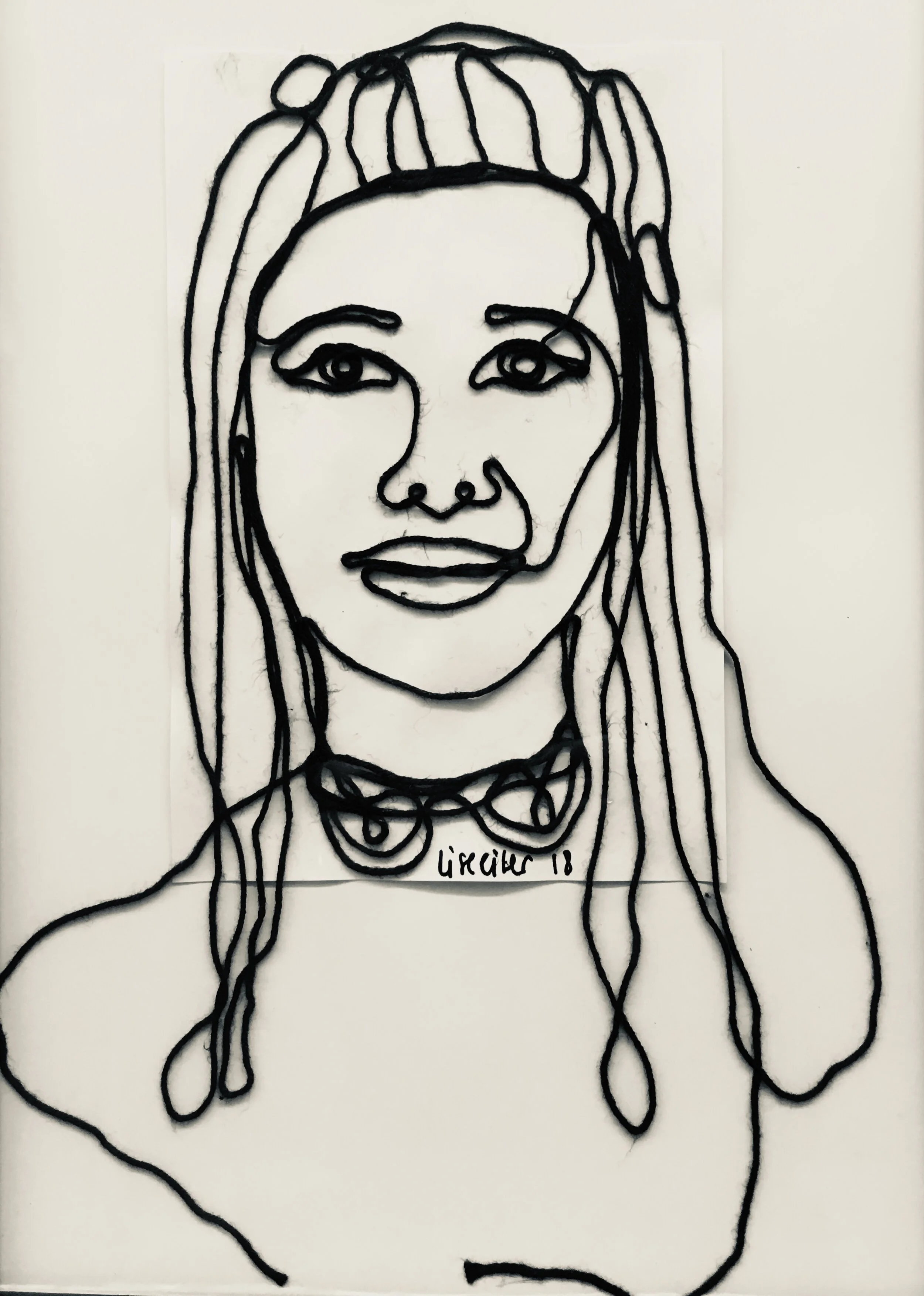 Aurora, 2018,
snor på papir,
20 x 15 cm