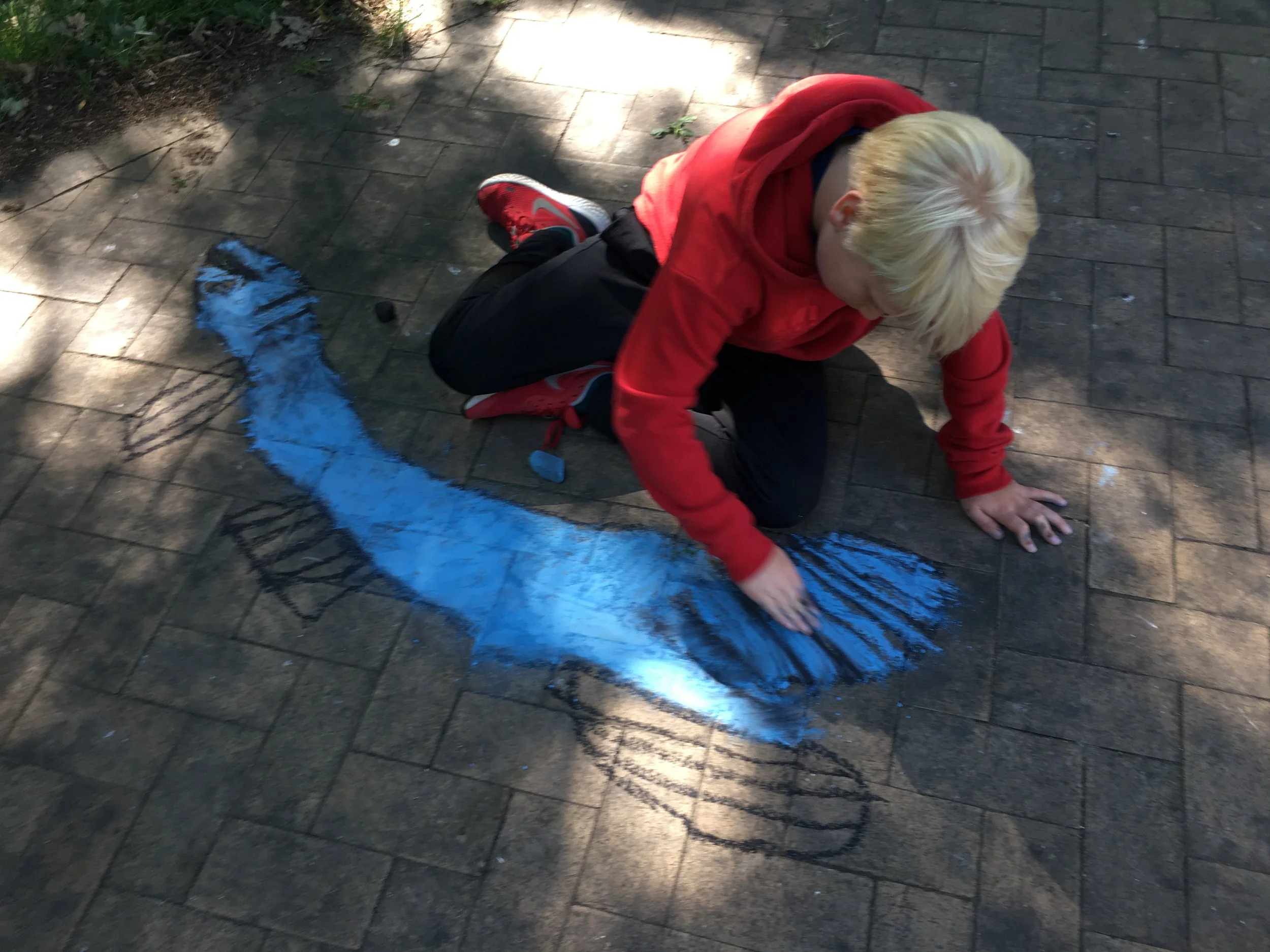 Sommercamp, Rødovregård, 2021, Heerup-inspireret fællesværk med kridt. 