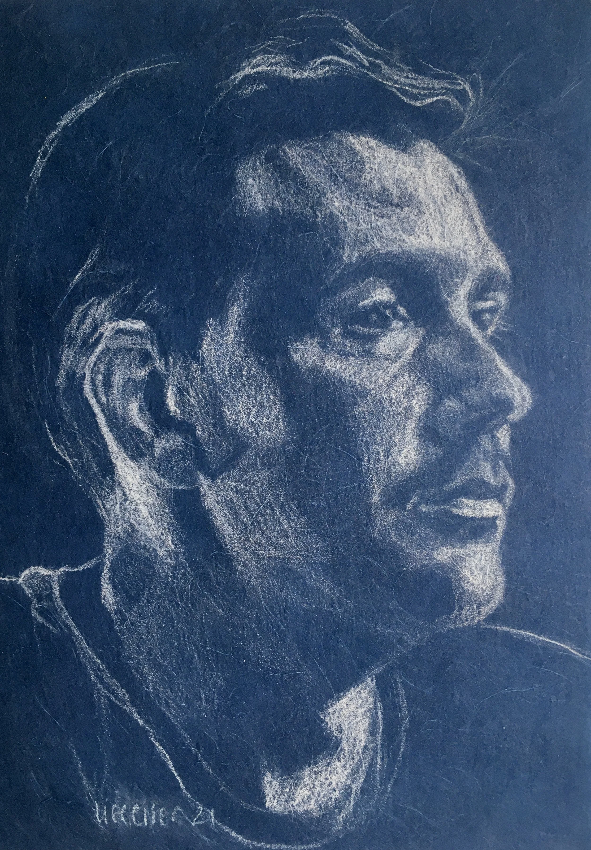 Nikita, 2021, hvid blyant på blåt strukturpapir, 30 x 21 cm