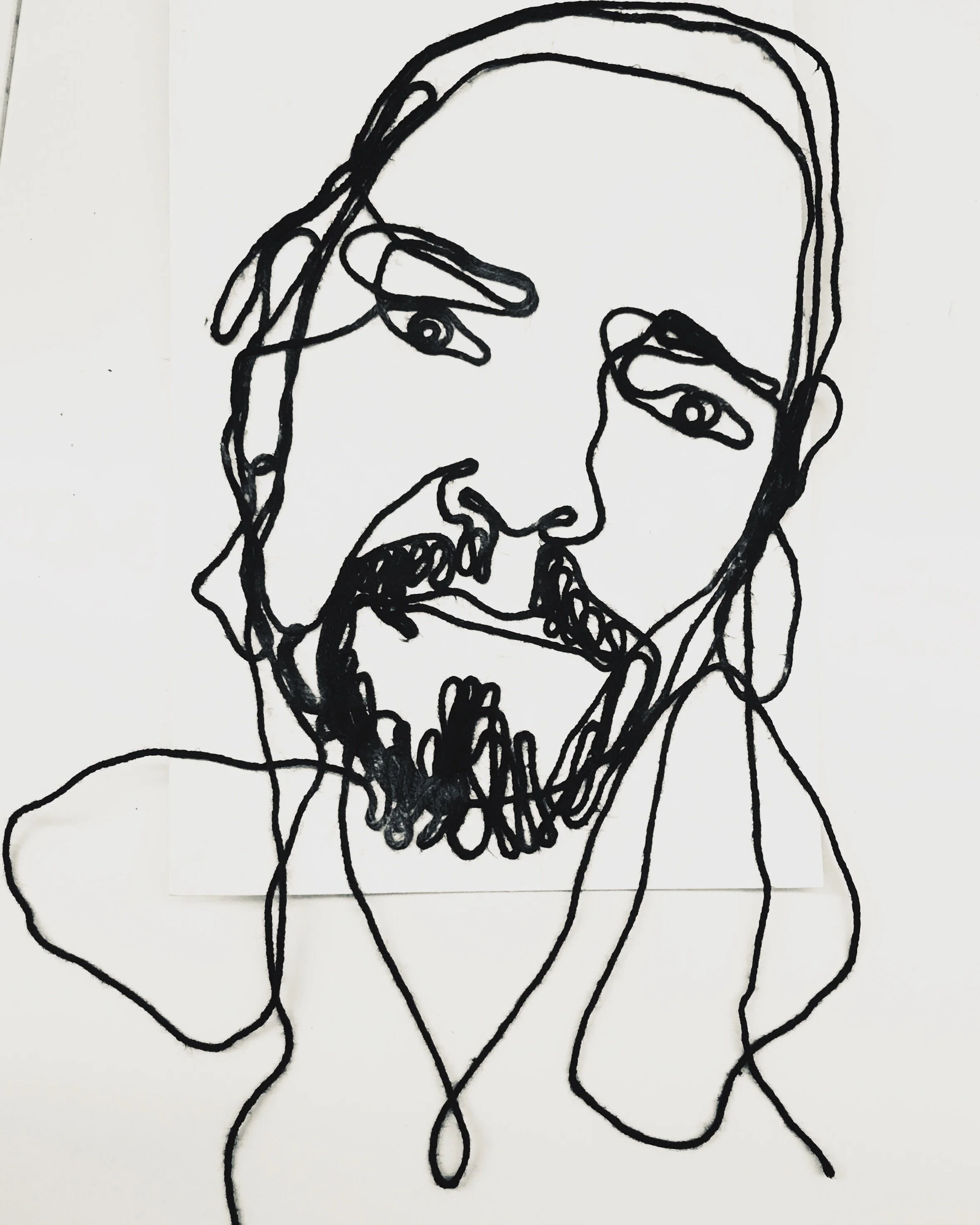 Steen, 2018,
snor på papir,
20 x 15 cm