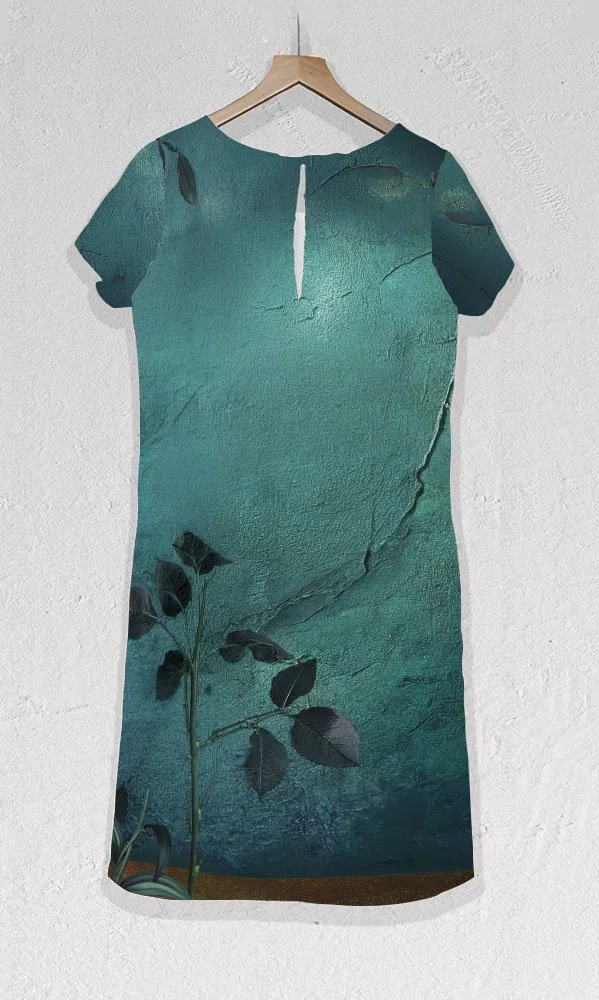 Madeina Alice and Flowers trumpa suknele mockup nugara.jpg
