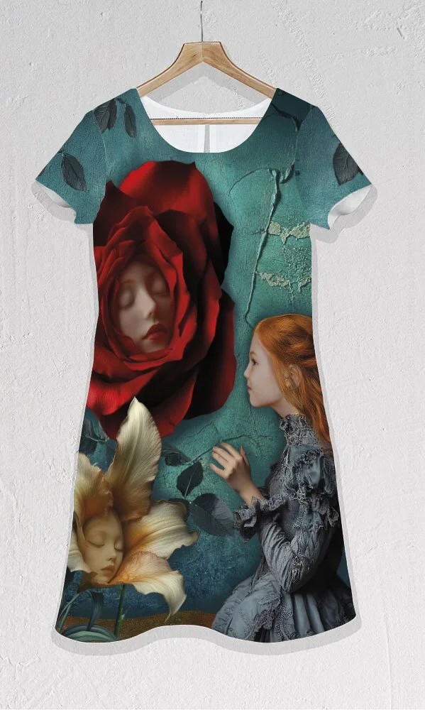 Madeina Alice and Flowers trumpa suknele mockup priekis.jpg