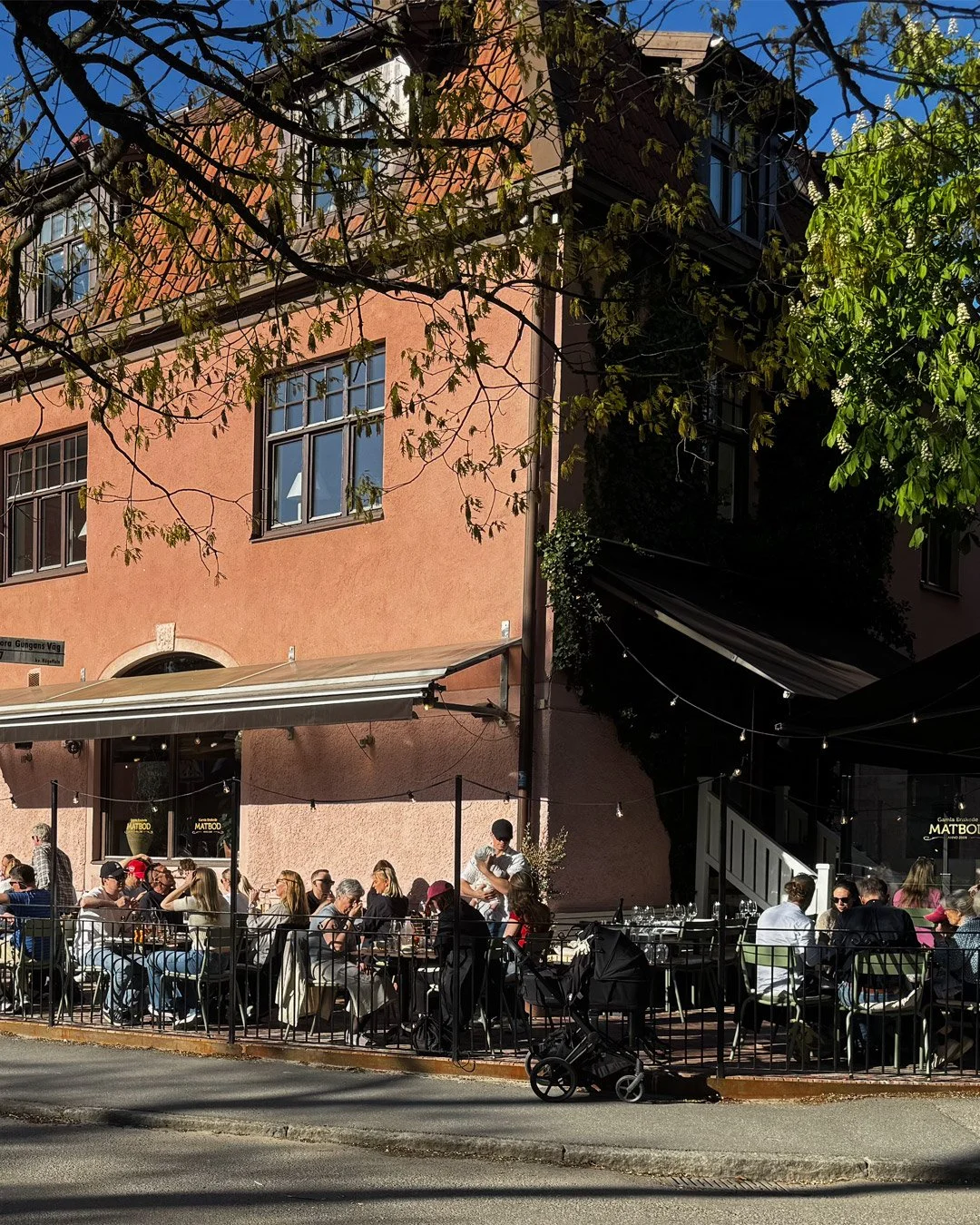 1/4 - Officiella öppningen av vår uteservering