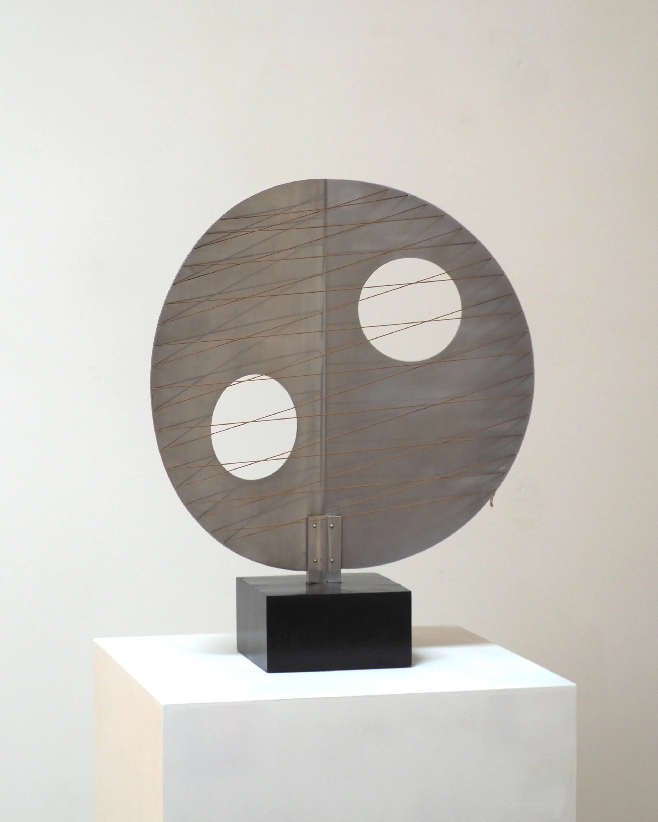 WORK OF THE WEEK: Barbara Hepworth, Disc with Strings (Moon), 1969