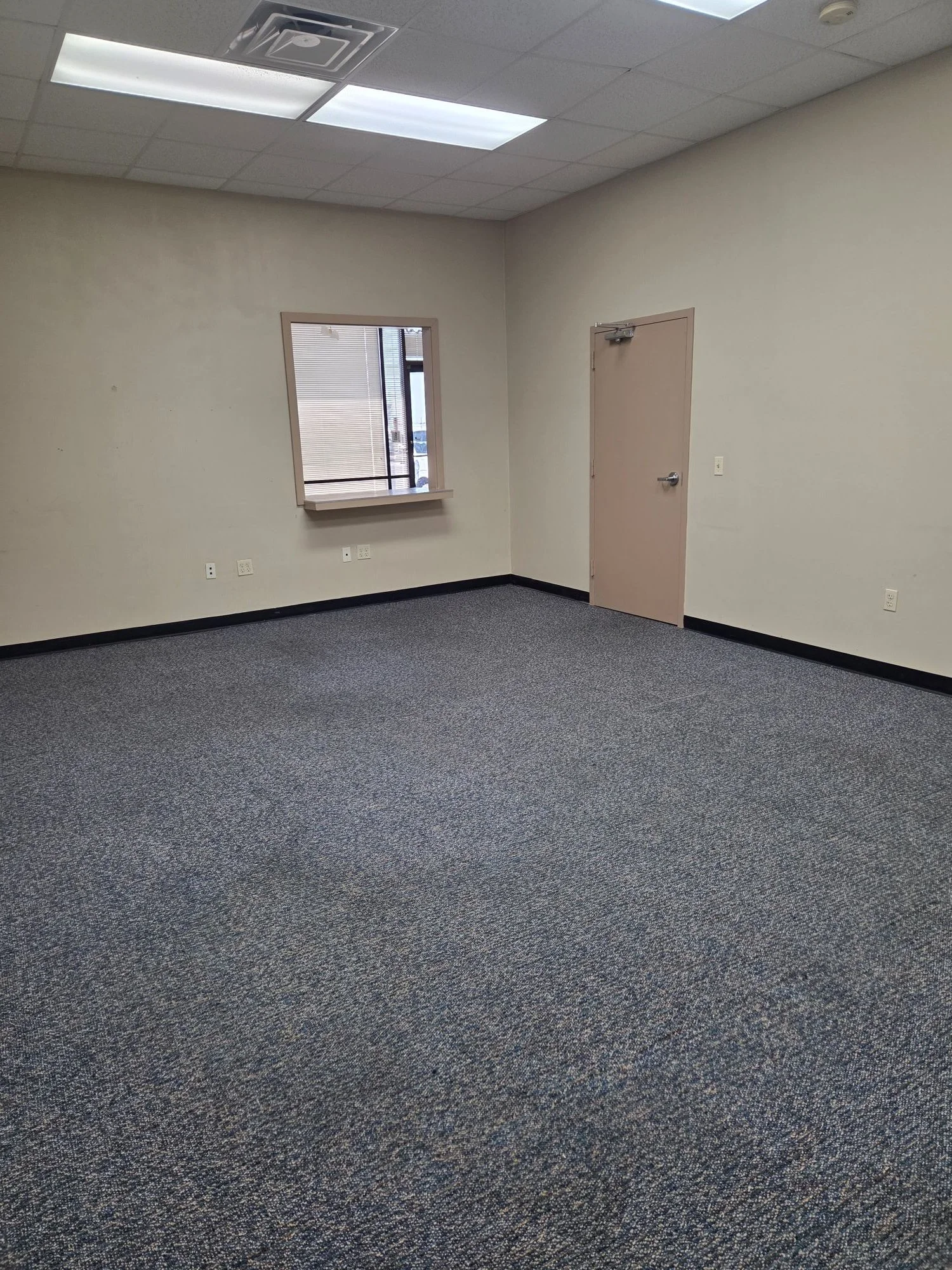 Office looking toward lobby2.jpg