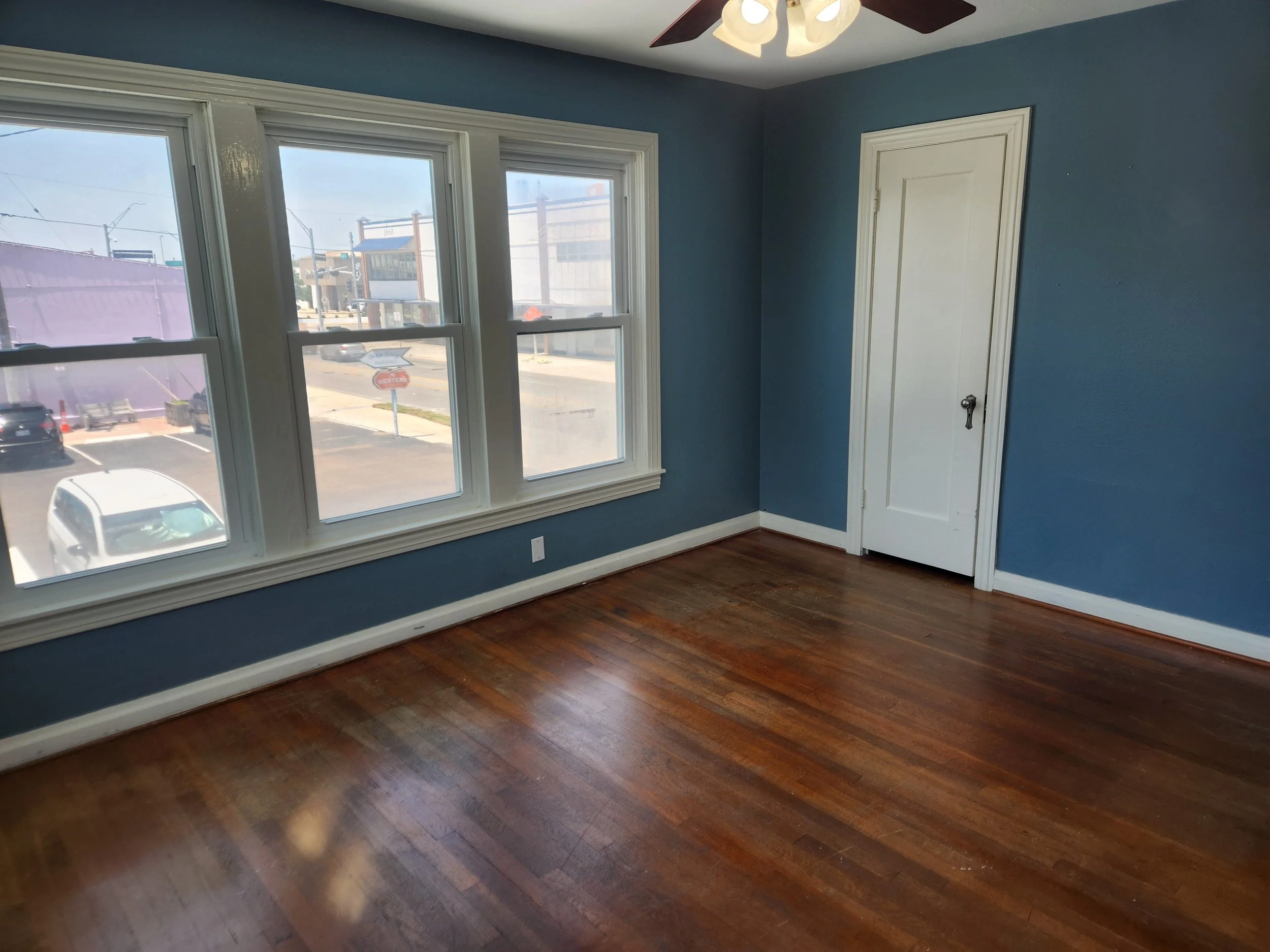 Upstairs 1st rm windows.jpg
