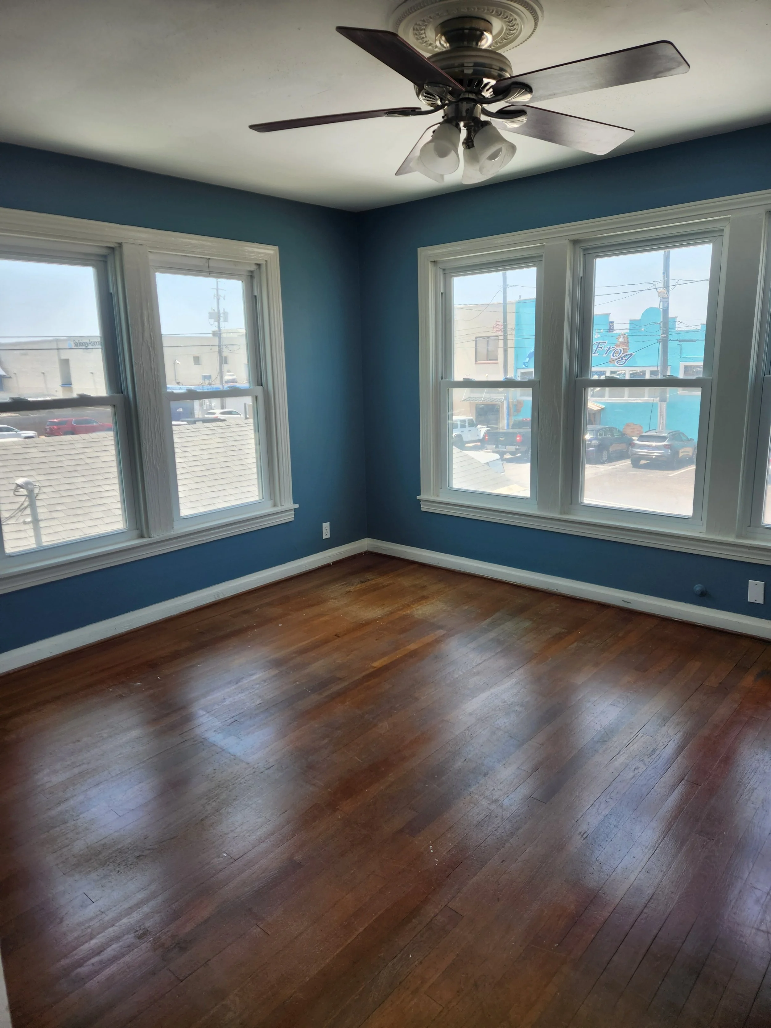 Upstairs 1st rm windows2.jpg