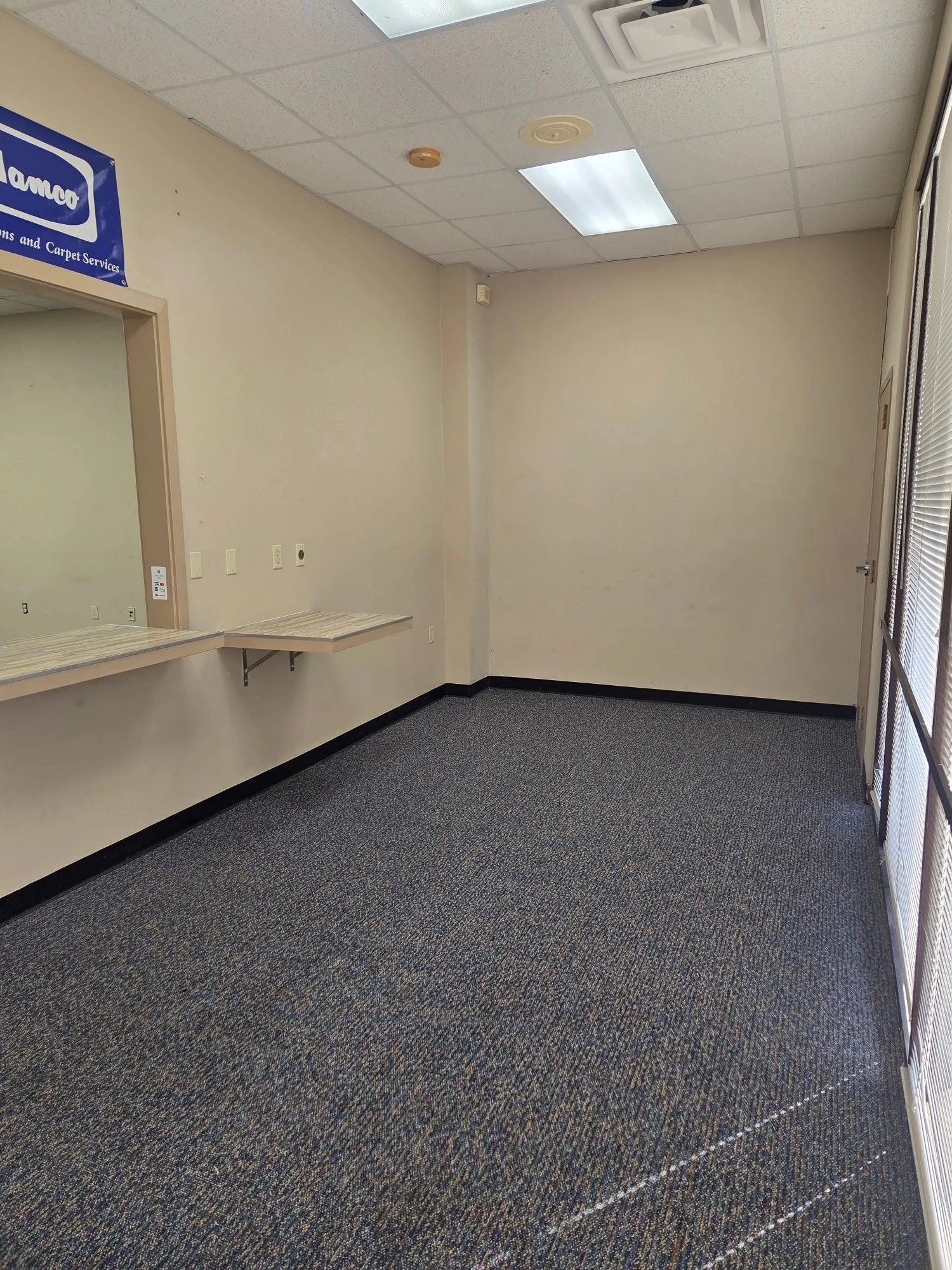 Lobby entrance4.jpg