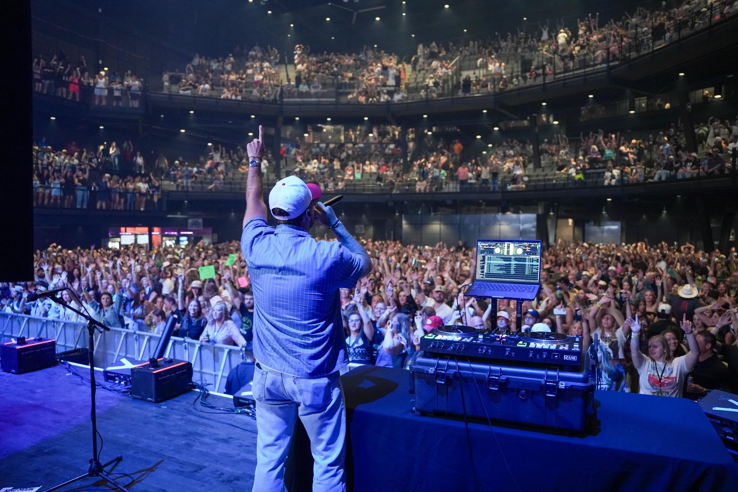 What a night Cincinnati&hellip;. @russelldickerson came to town and it was one to remember. Big thanks to my guy @jackminihan and the team.

Shout outs to all of you who showed up + showed love 🫡