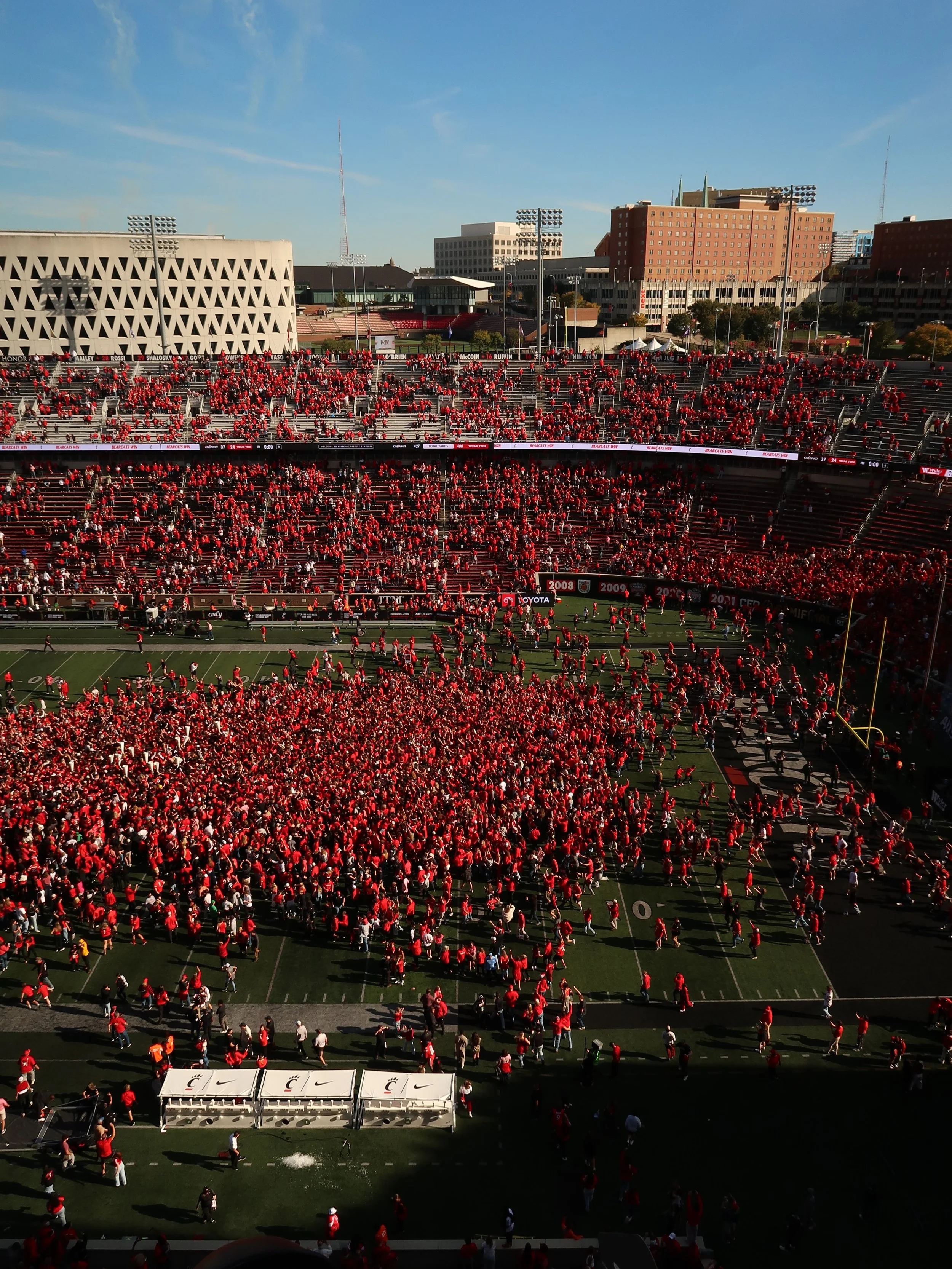 Homecoming in Cincinnati ⚡️
@gobearcatsfb