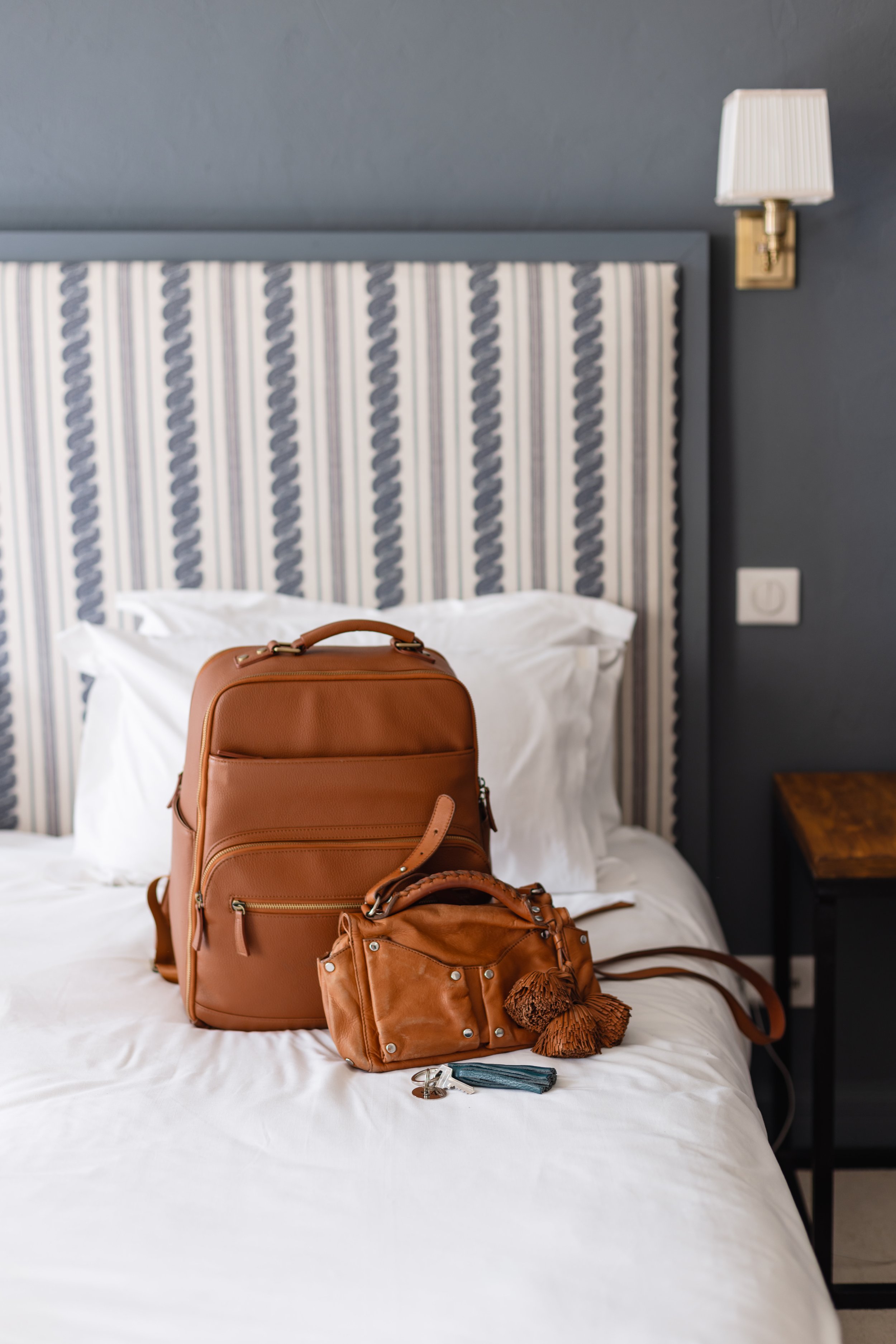 Le Relais de Poste - Chambre - Sac de voyage -.jpg