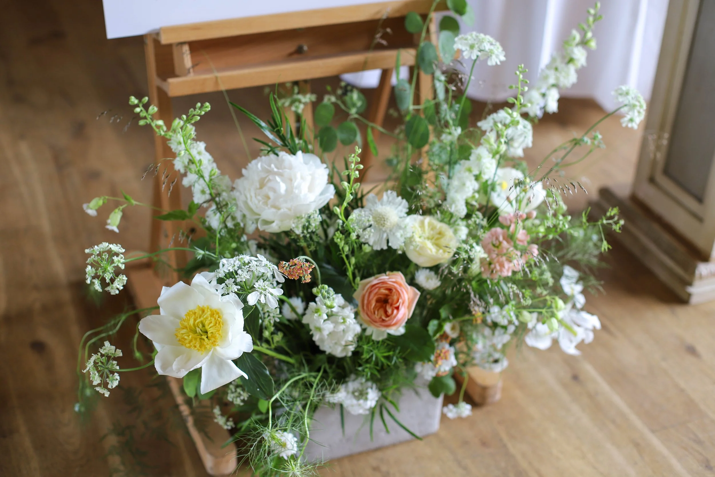 Natural meadow arrangement for a wedding