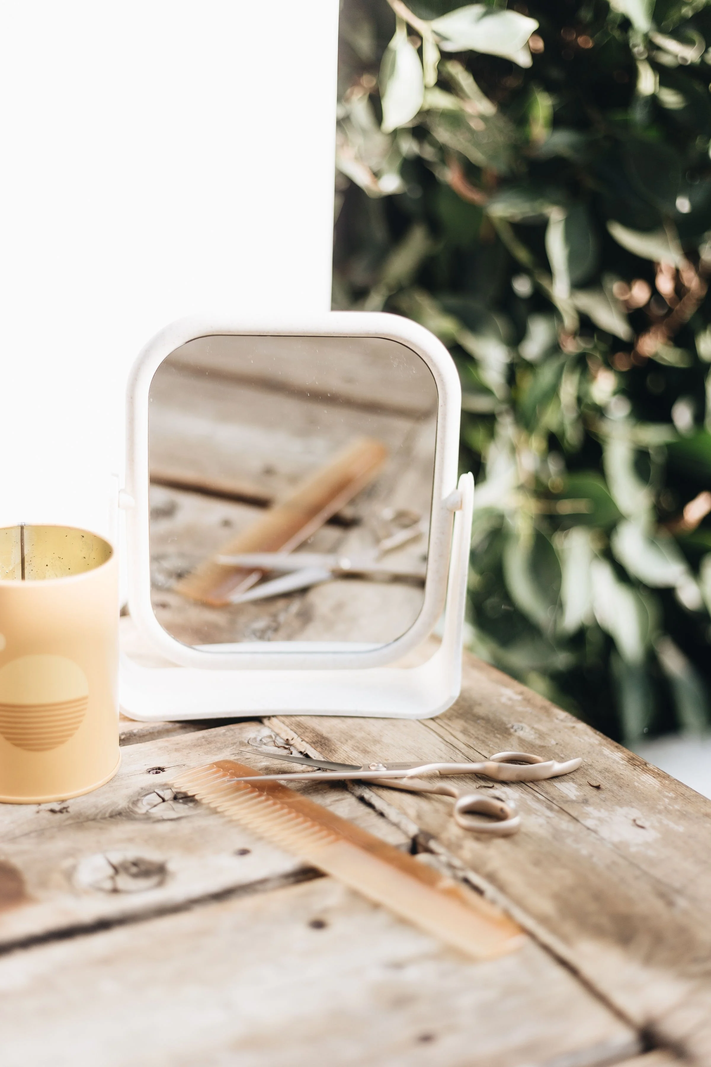 How to Keep Your Hair Healthy Between Appointments