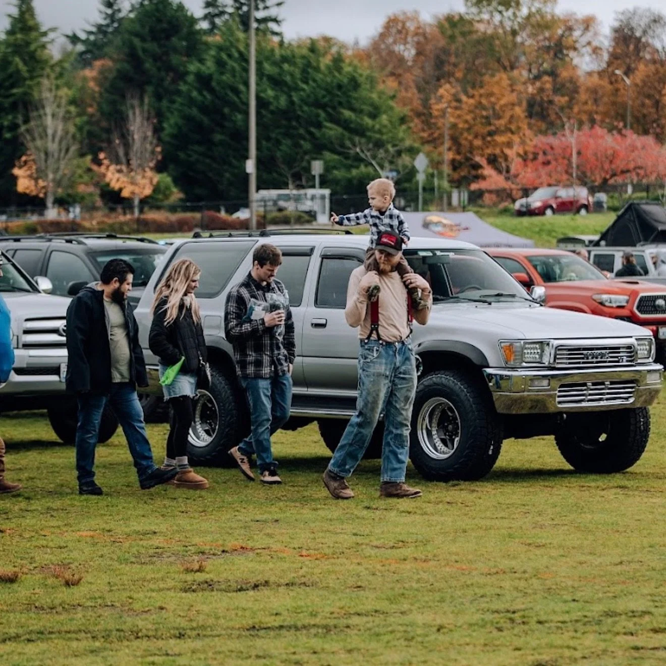 Last year at the launch of 4x4 Northwest with @dru_bilt we wanted to make sure that again, community remained the priority; that we had all genres of 4x4 culture and those in our community who represented it.
.
It was to no surprises that the 4x4 com