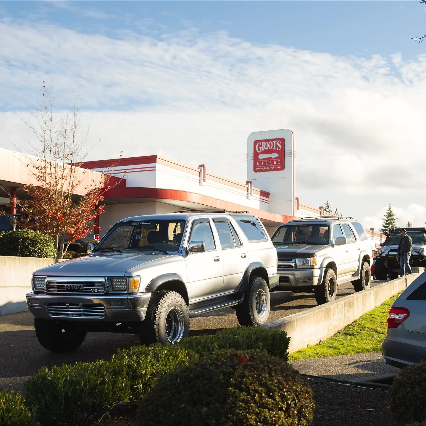 Our 2nd annual 4x4 Northwest gathering with @dru_bilt at @griotsgarage was nothing short of amazing.  We still trying to find the words to explain to you all about this amazing 4x4 community but you really just had to be there; it was a special day.
