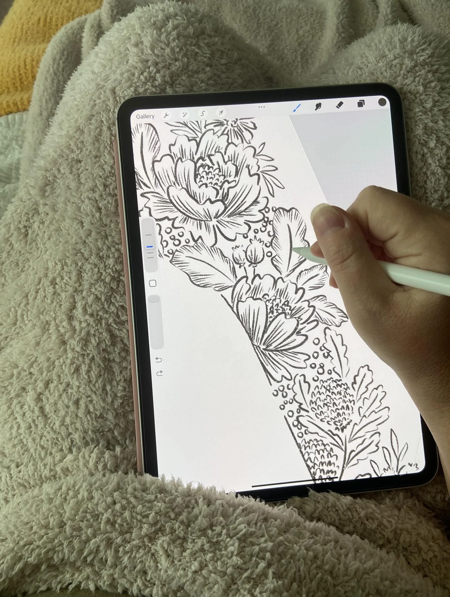 In the process of creating an invite submission for one of the companies I work with. I finished up the drawing portion, and this beauty is ready for some color 🖤