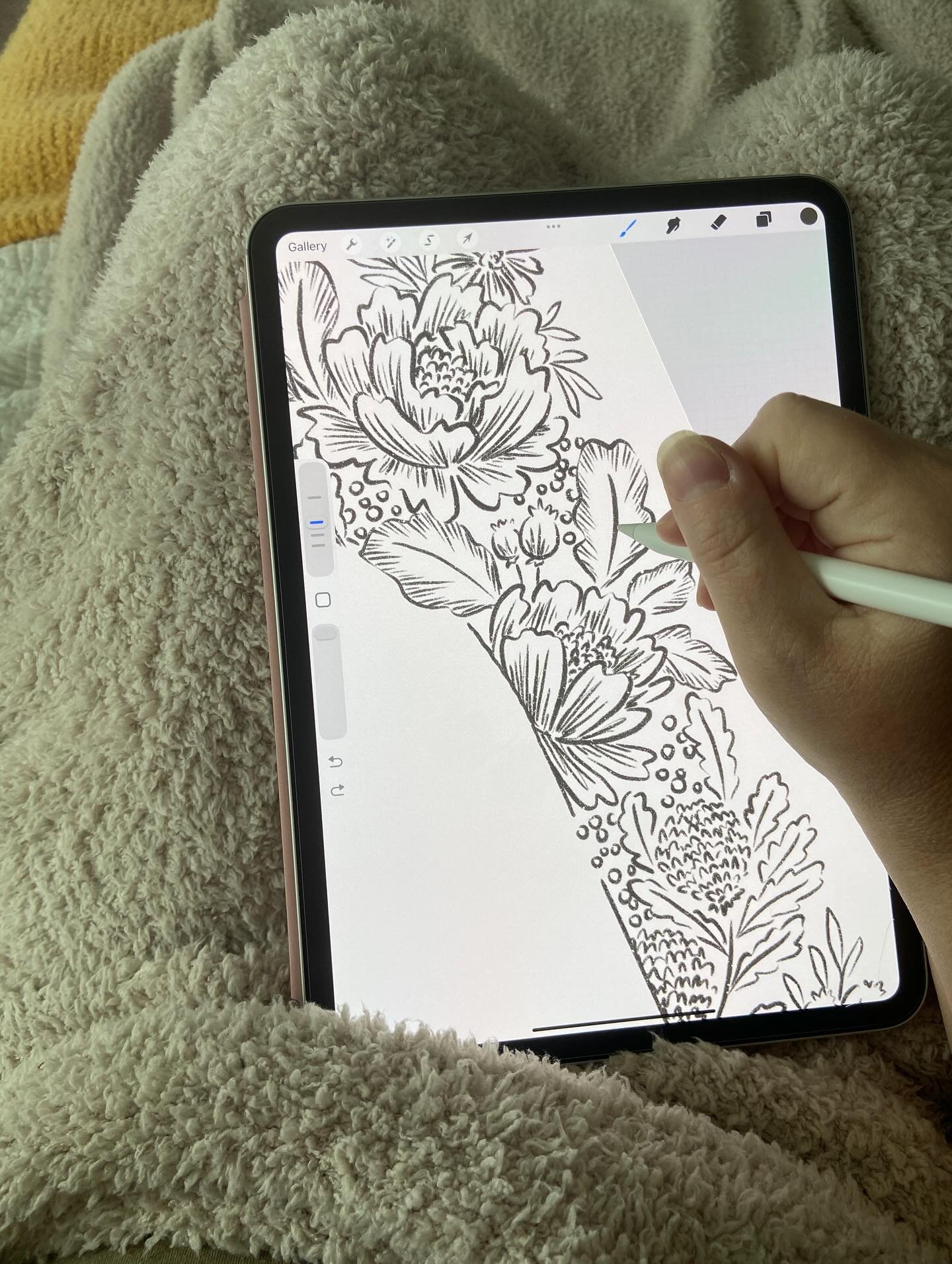 In the process of creating an invite submission for one of the companies I work with. I finished up the drawing portion, and this beauty is ready for some color 🖤