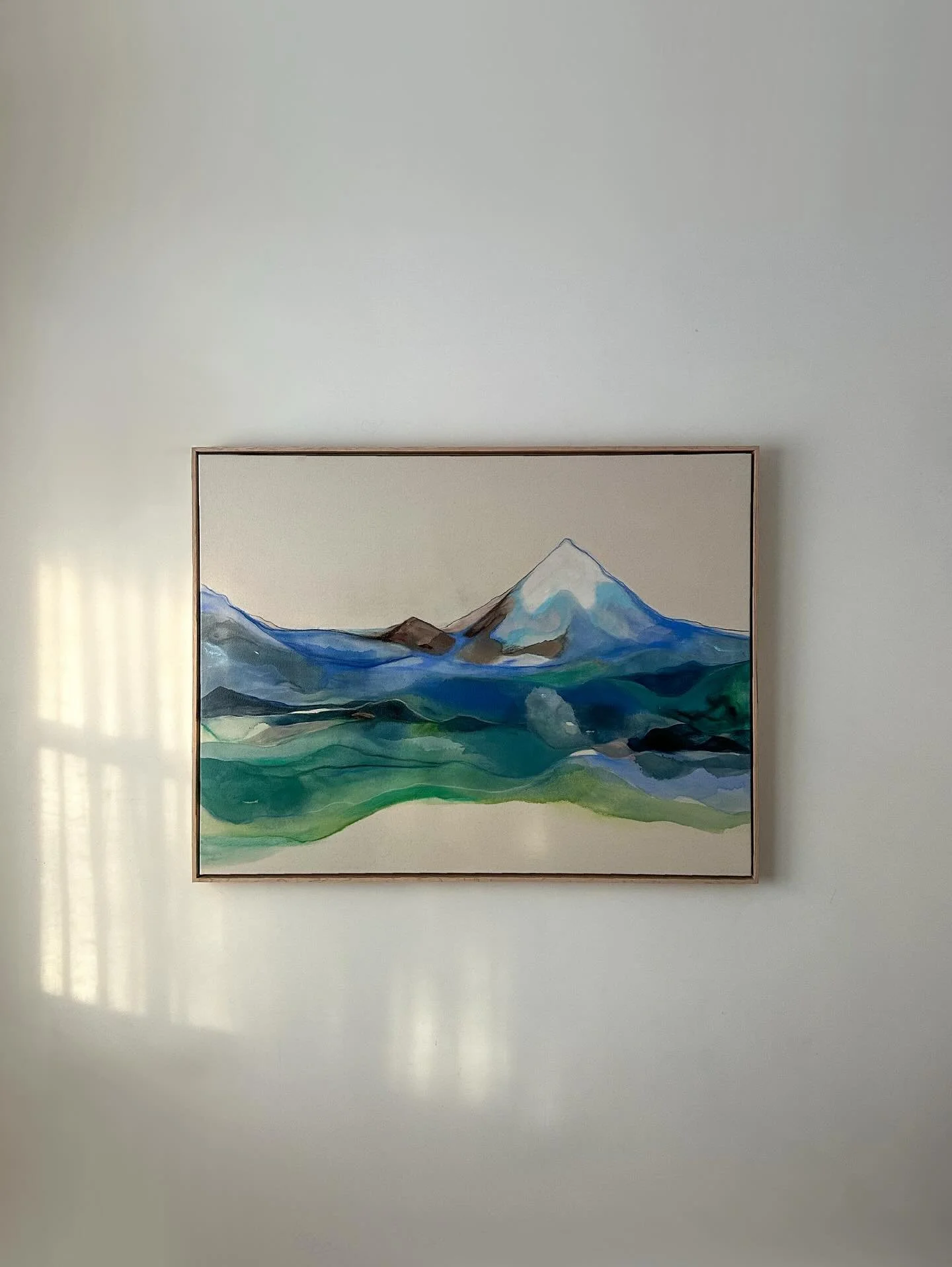 Last painting of 2025 (and she&rsquo;s a good one 💫 ) 

&lsquo;somewhere to stay&rsquo; | sold 🔴 
2025 | 36&rdquo; x 48&rdquo; | acrylic and pastel on natural canvas