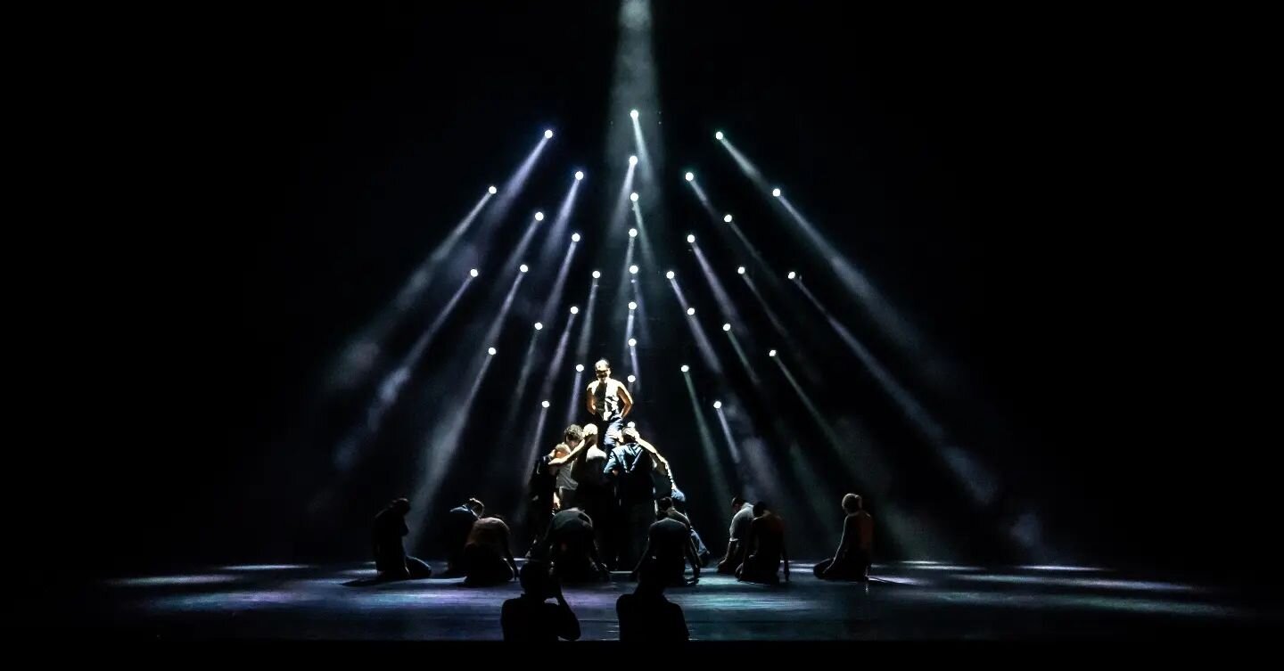 So honored to have been invited to light Shay Kuebler's piece First/Last for Ballet BC.

&quot;The Eye&quot; - focal point of the design.

#shaykuebler
#balletbc
#dance
#yvrdance
#lightingdesign
#christielites_na