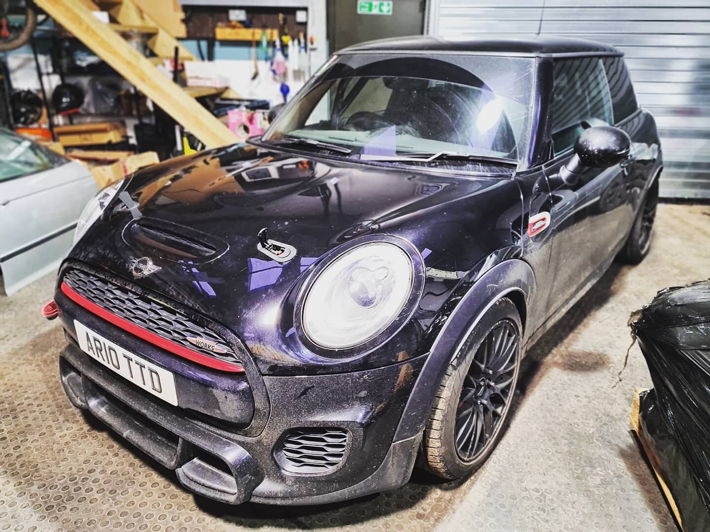 Dan's F56 JCW track car in to get a pair of aerocatches installed. 

A weird triple skin bonnet made it pretty tricky to keep things as neat as possible, but just shows you don't have to butcher the inside of the bonnet to get it done! 

Along with s