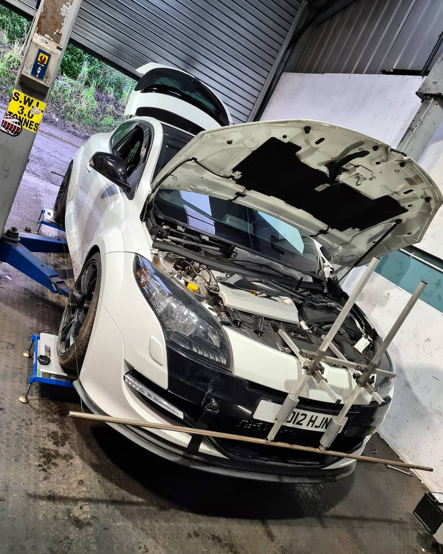 Kyle bought his lovely road/track Megane  in for some @gaz_shocks Gaz Golds, strut top modification to allow on the fly camber adjustment, PFC discs and pads,  following that a session on the strings getting it set up and pointing the right way. 

#m