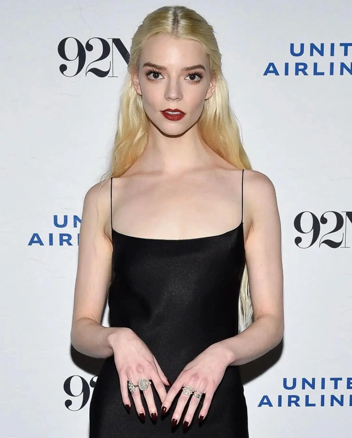 Anya Menu Premiere Black.JPG