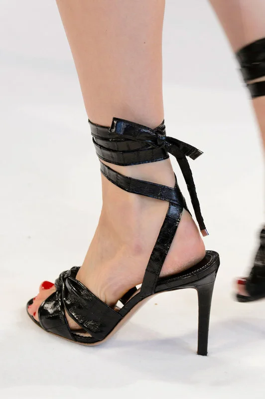 RUNWAY ALTUZARRA CLOSE UP.jpg
