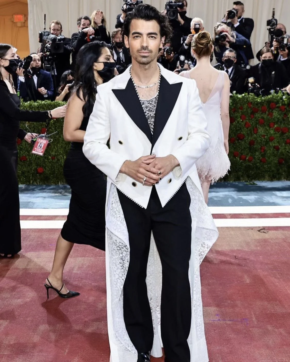 Joe Jonas Met Gala 2022 full.jpg