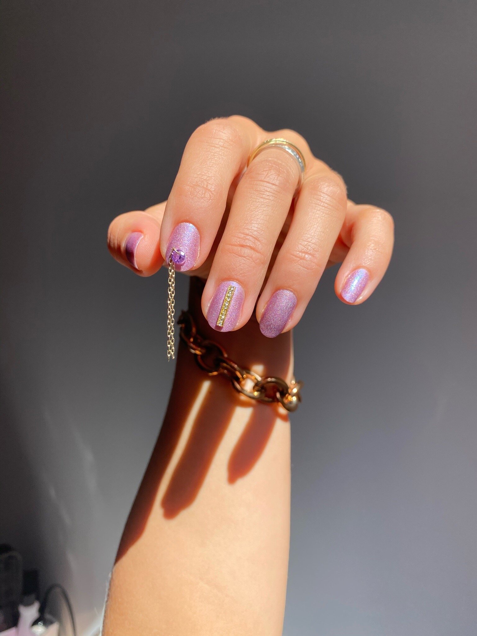 NAIL ART PURPLE HOLO LIGHTS LACQUER CHAIN.JPG