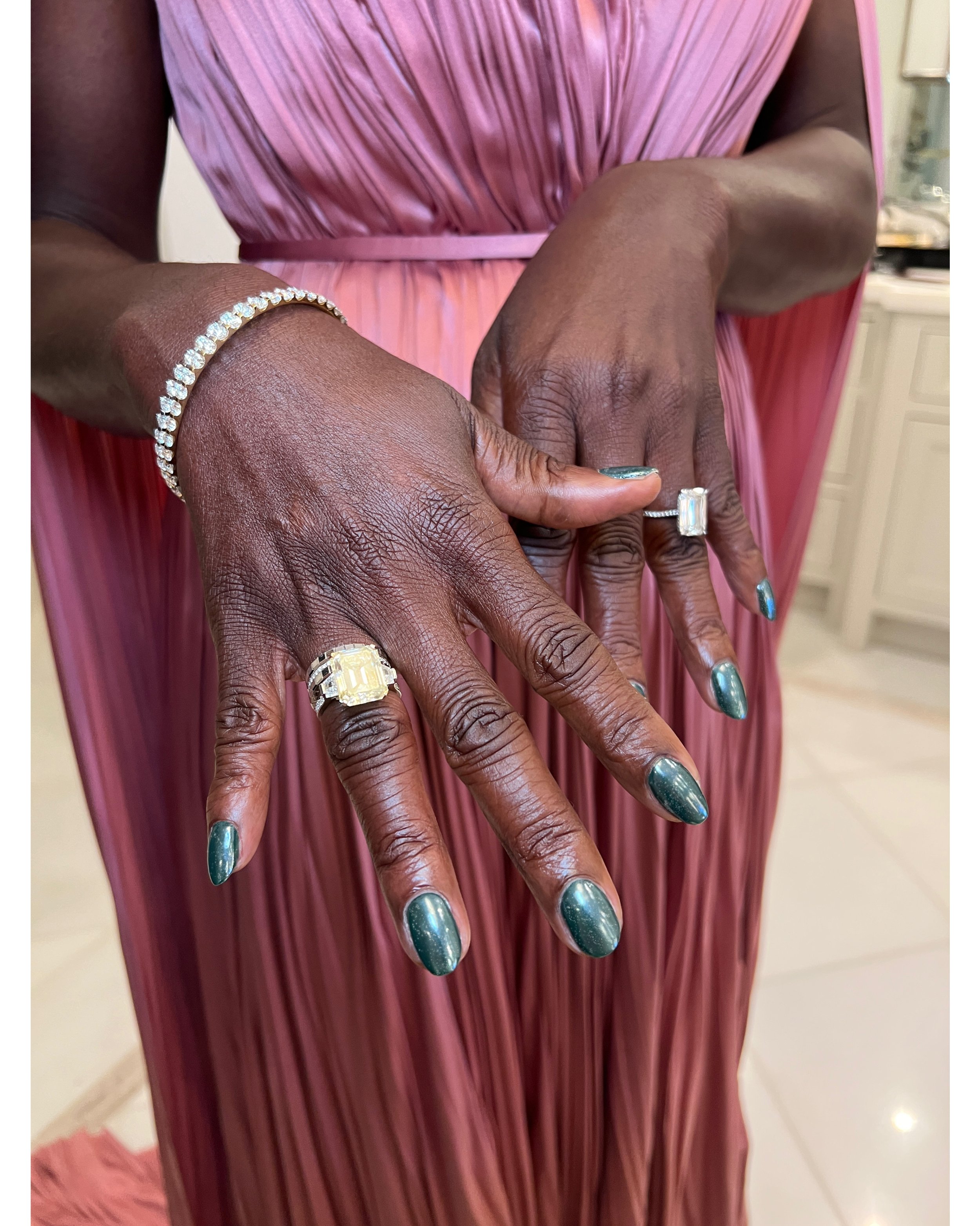 Viola green mani with glitter (Apres) .jpg