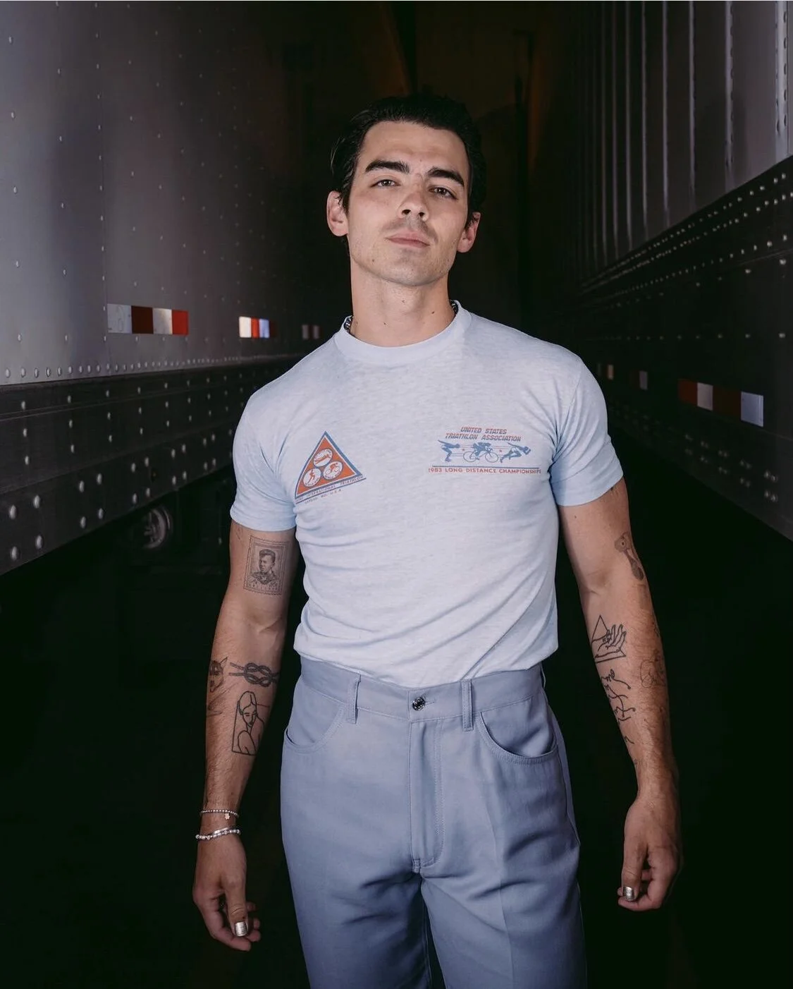 Joe Jonas silver mani.jpg